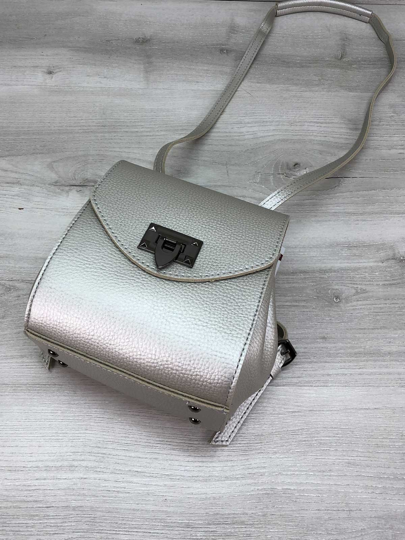 Рюкзак WeLassie модель sumka-zhnochij-ryukzak-chris-srblo Фото