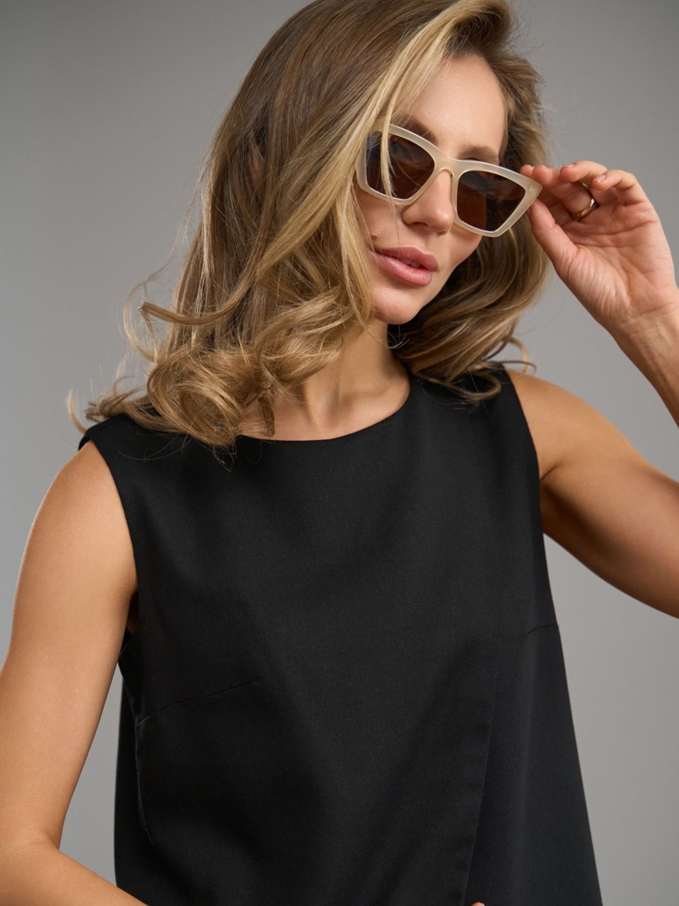 Жилет классический TrikoBakh модель 3061-chornij Фото