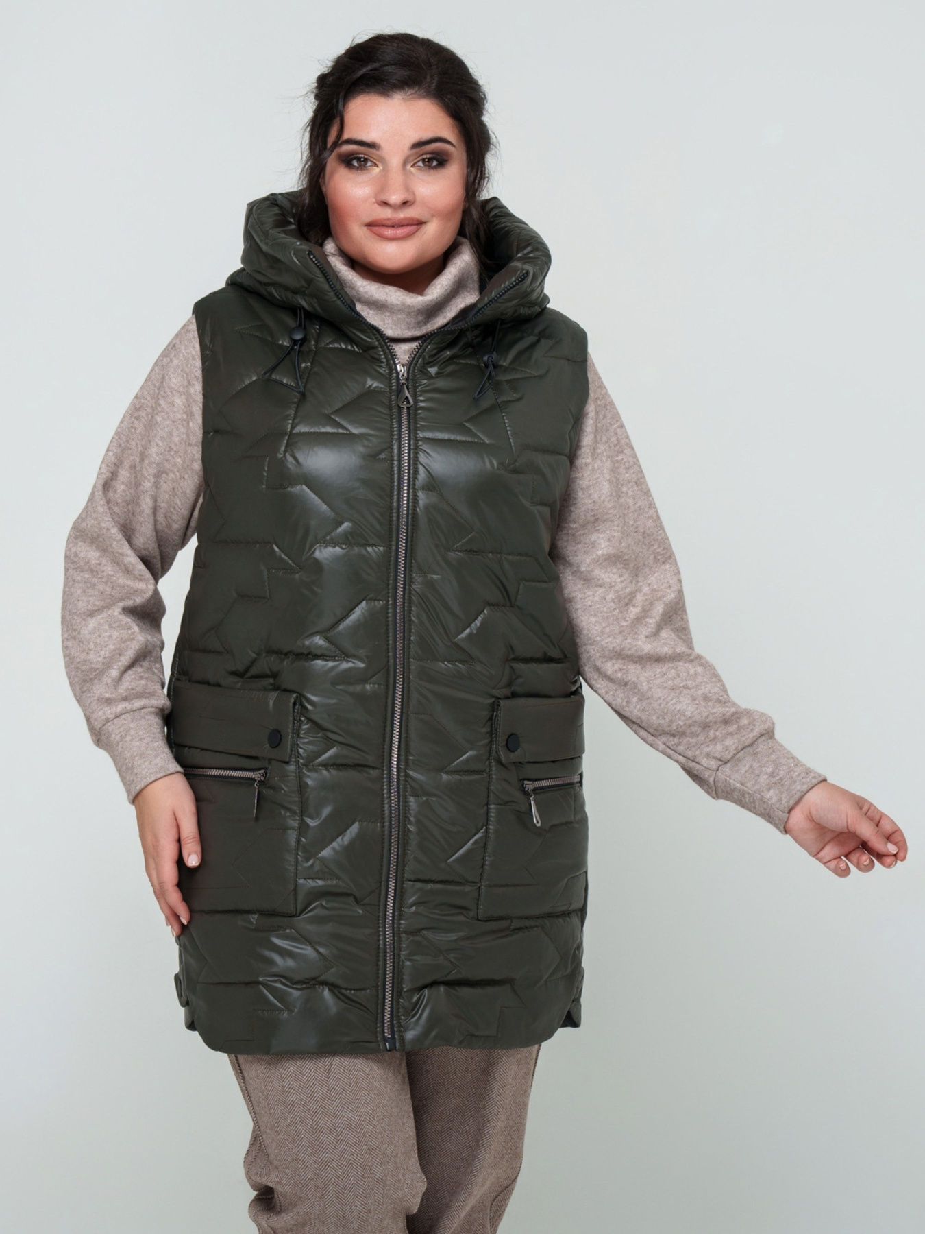 Жилет с утеплителем All Posa модель ap101604p-temno-zelenij-geometrq Фото