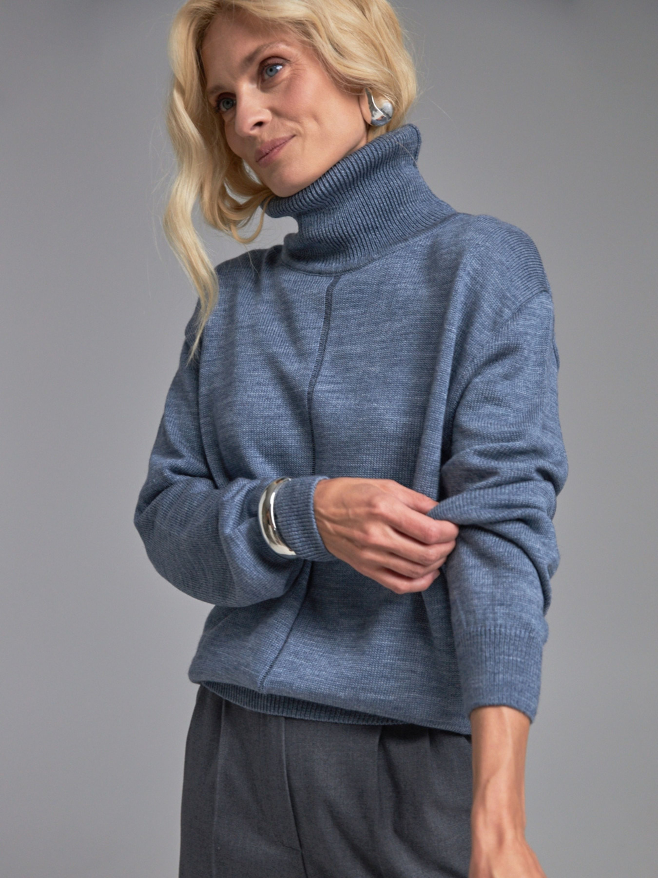 Свитер TrikoBakh модель 2874-dzhinsovij Фото