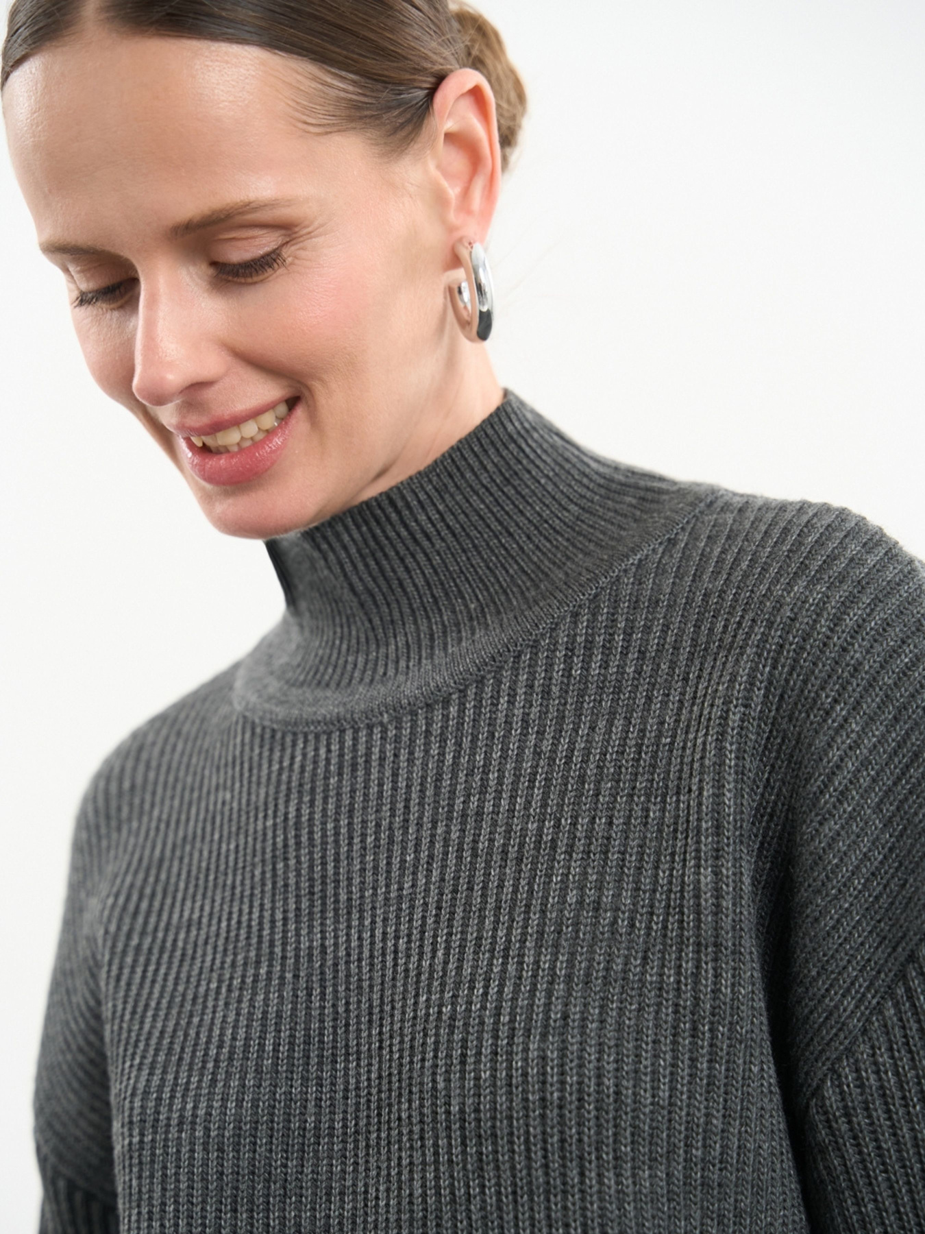 Свитер TrikoBakh модель 2823-temno-srij Фото