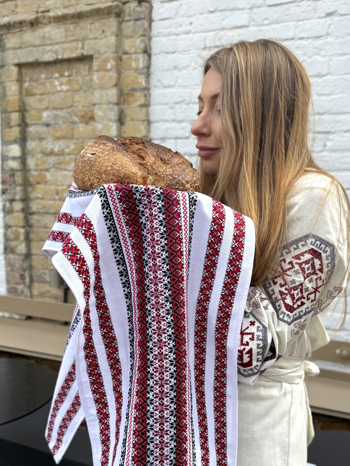 Ранер-полотенце вышитое Этно на стол в украинском стиле с вышивкой Ecotton модель 25324 Фото