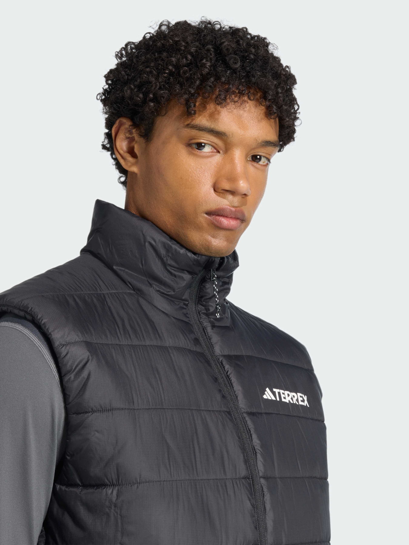 Жилет с утеплителем Adidas модель KA9740 Фото