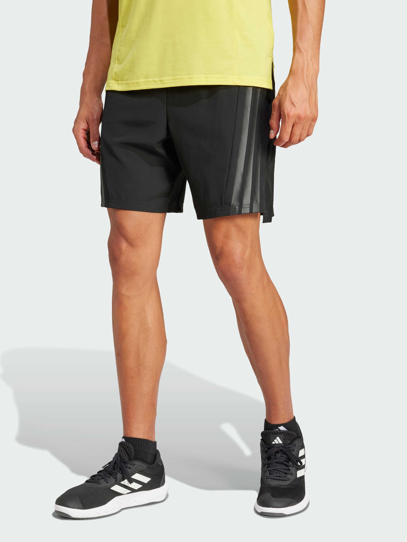 Спортивні шорти Adidas модель JE5682 Фото