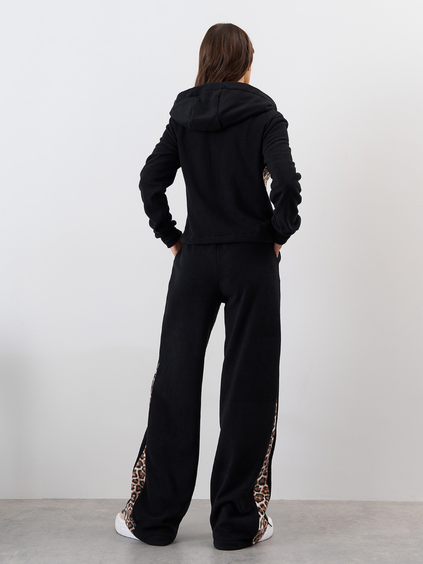 Спортивный костюм ISSA Plus модель SA-674_черный Фото