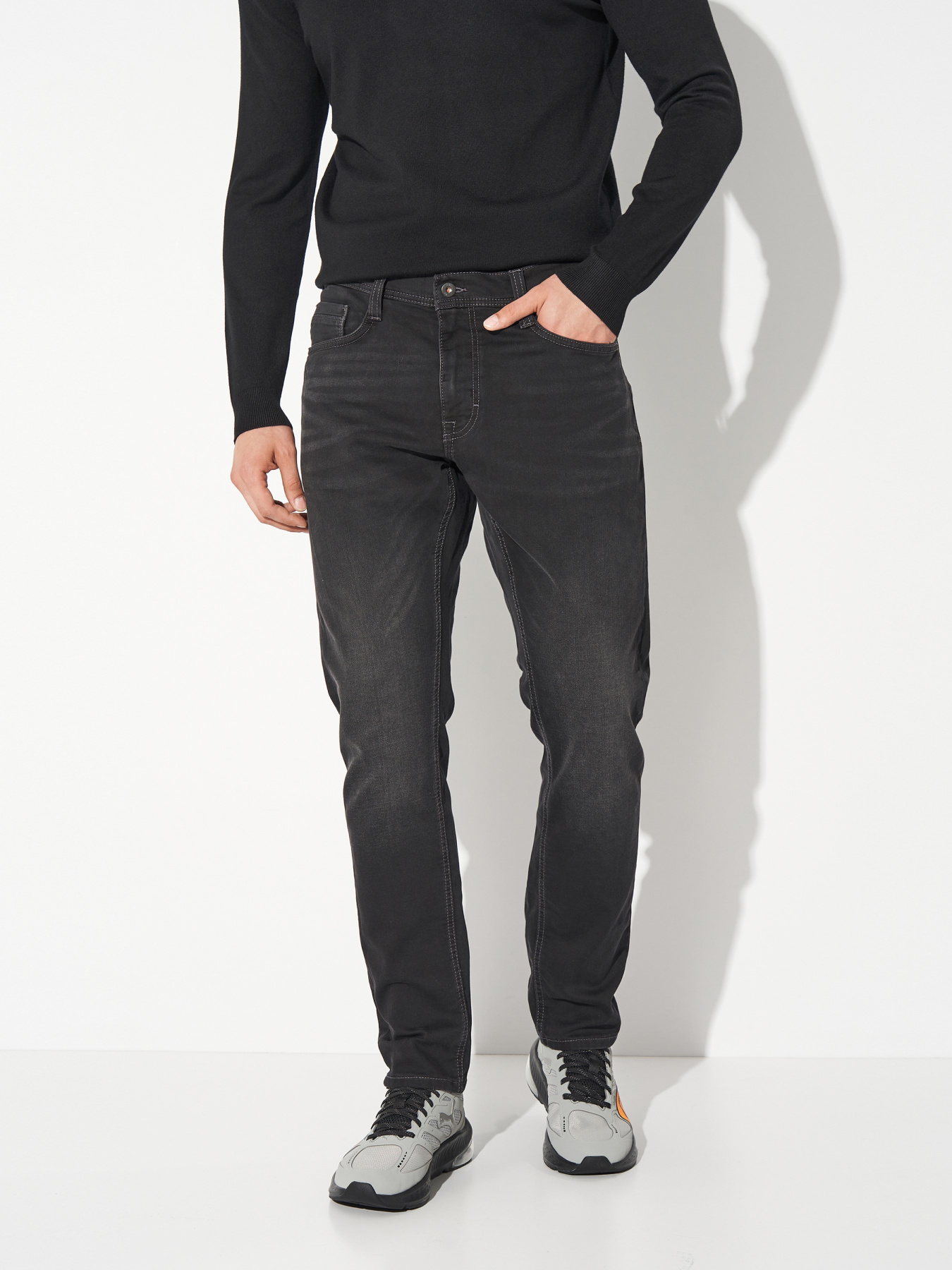 Зауженные джинсы Mustang Jeans Oregon Slim K модель 1015871 Фото