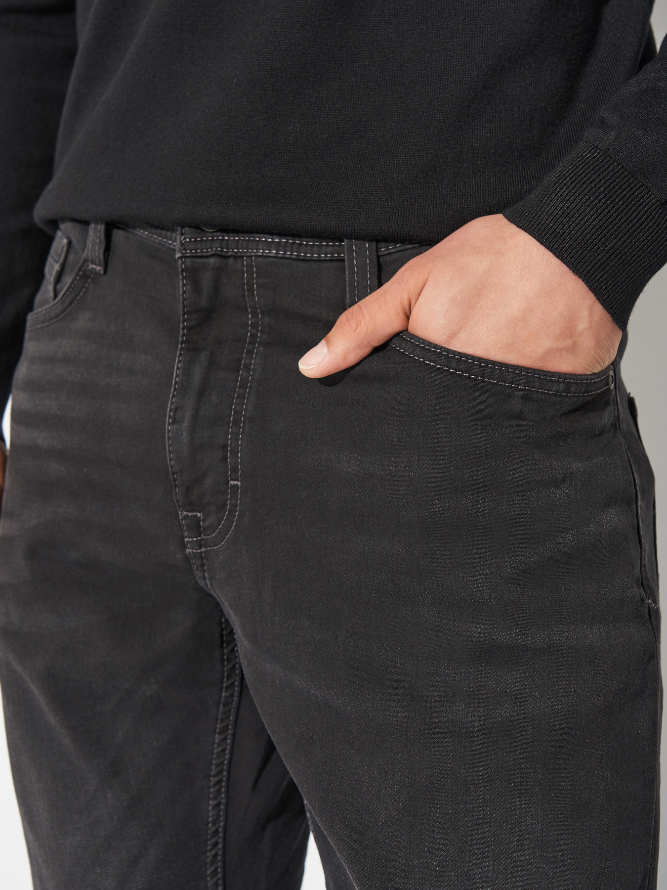 Завужені джинси Mustang Jeans Oregon Slim K модель 1015871 Фото