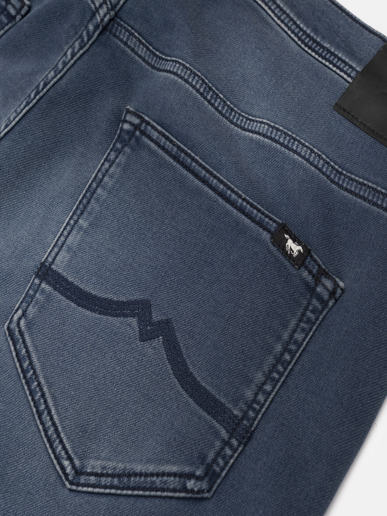 Зауженные джинсы Mustang Jeans Oregon Slim K модель 1015873 Фото