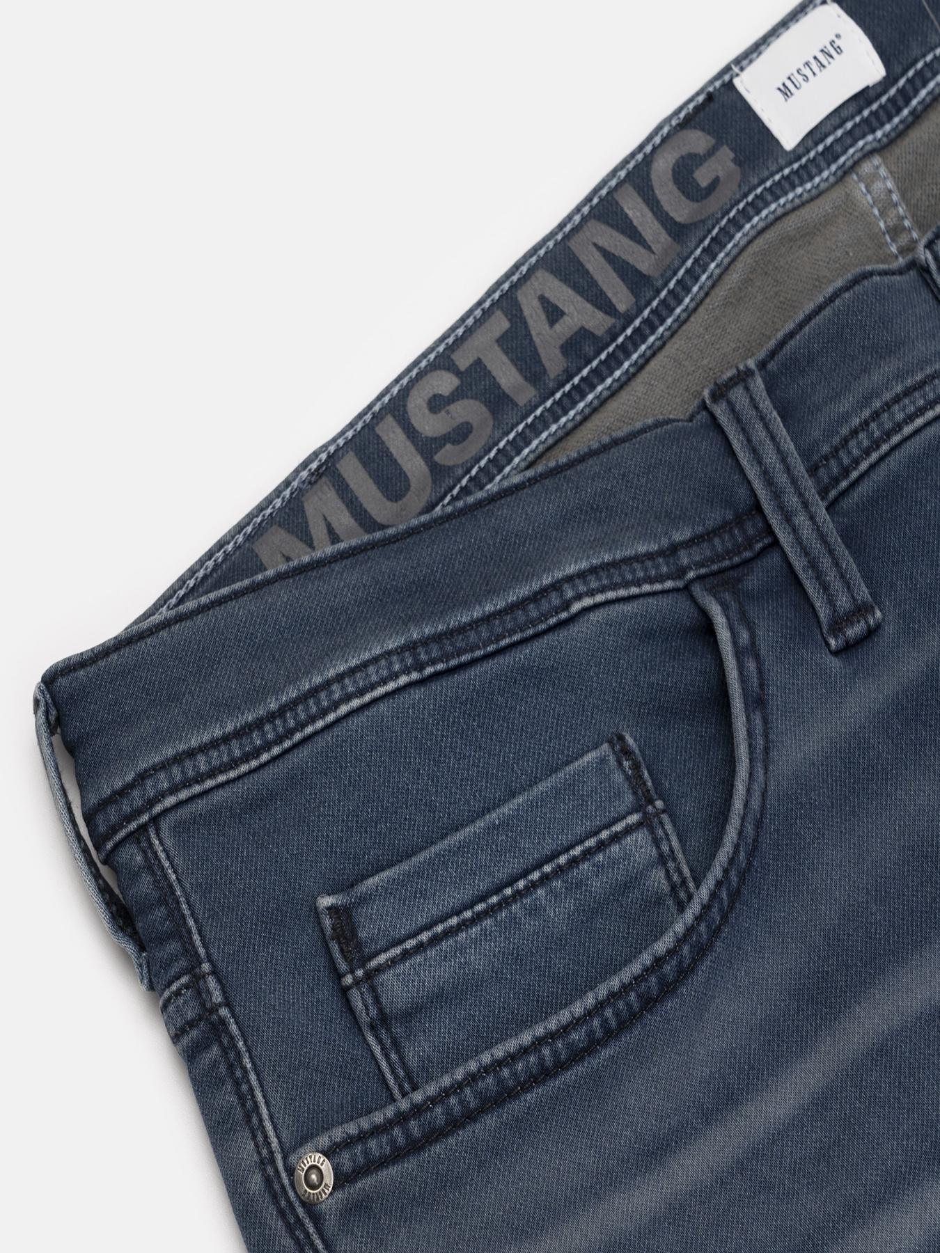 Зауженные джинсы Mustang Jeans Oregon Slim K модель 1015873 Фото