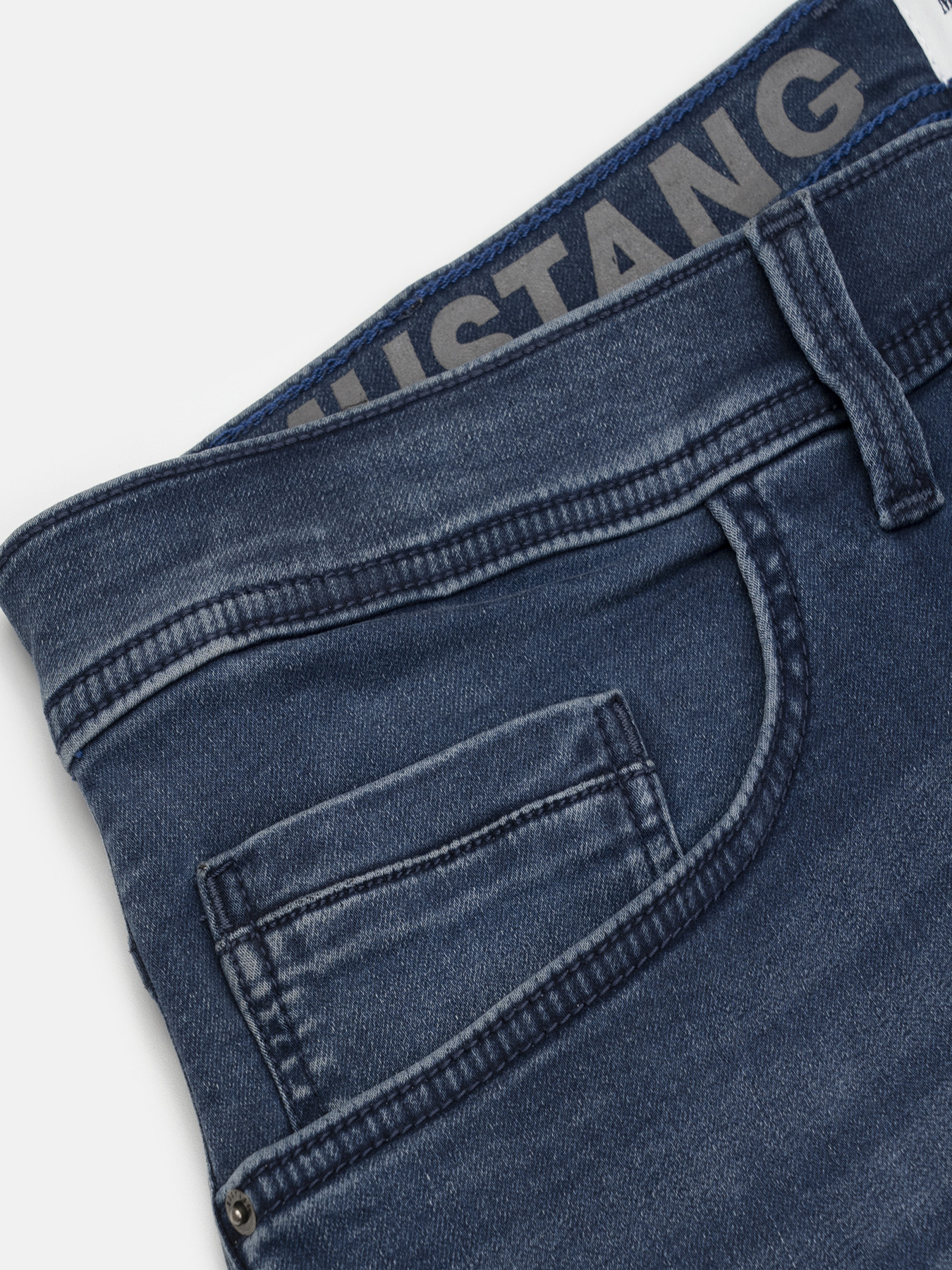 Зауженные джинсы Mustang Jeans Oregon Slim K модель 1016321 Фото
