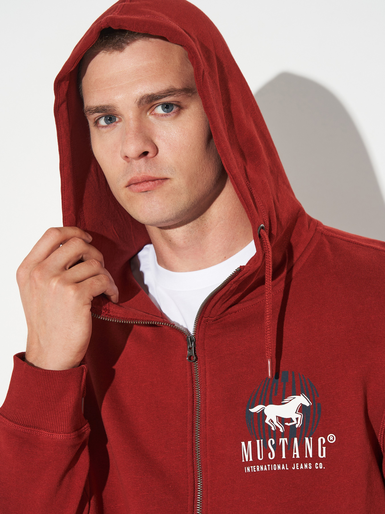 Кофта Mustang Jeans Brian Zip- Hood модель 1014163 Фото