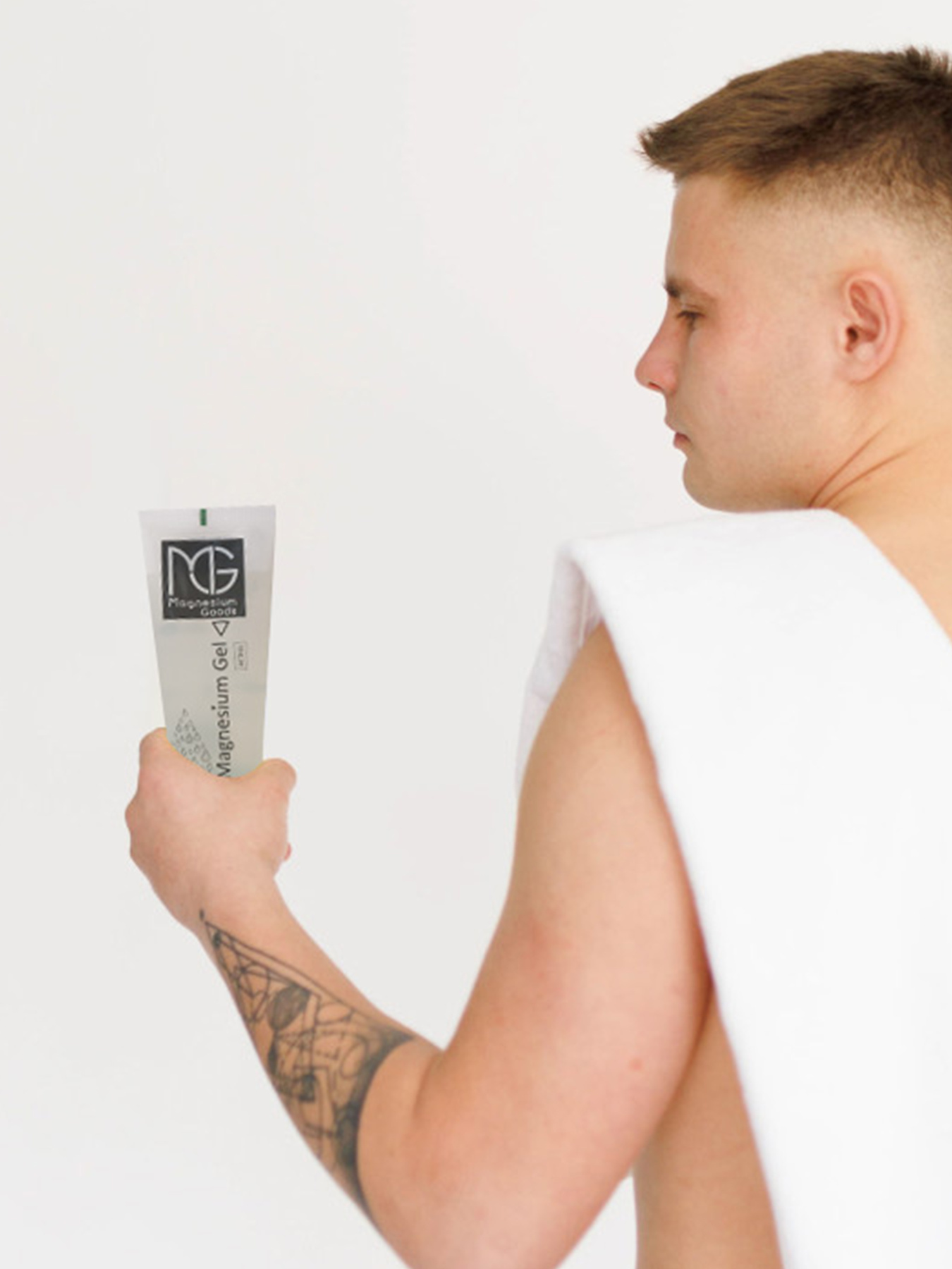 Гель для душа с магнием Bath & Shower Gel Active с ароматом цитруса и эвкалипта Magnesium Goods модель 680798 Фото