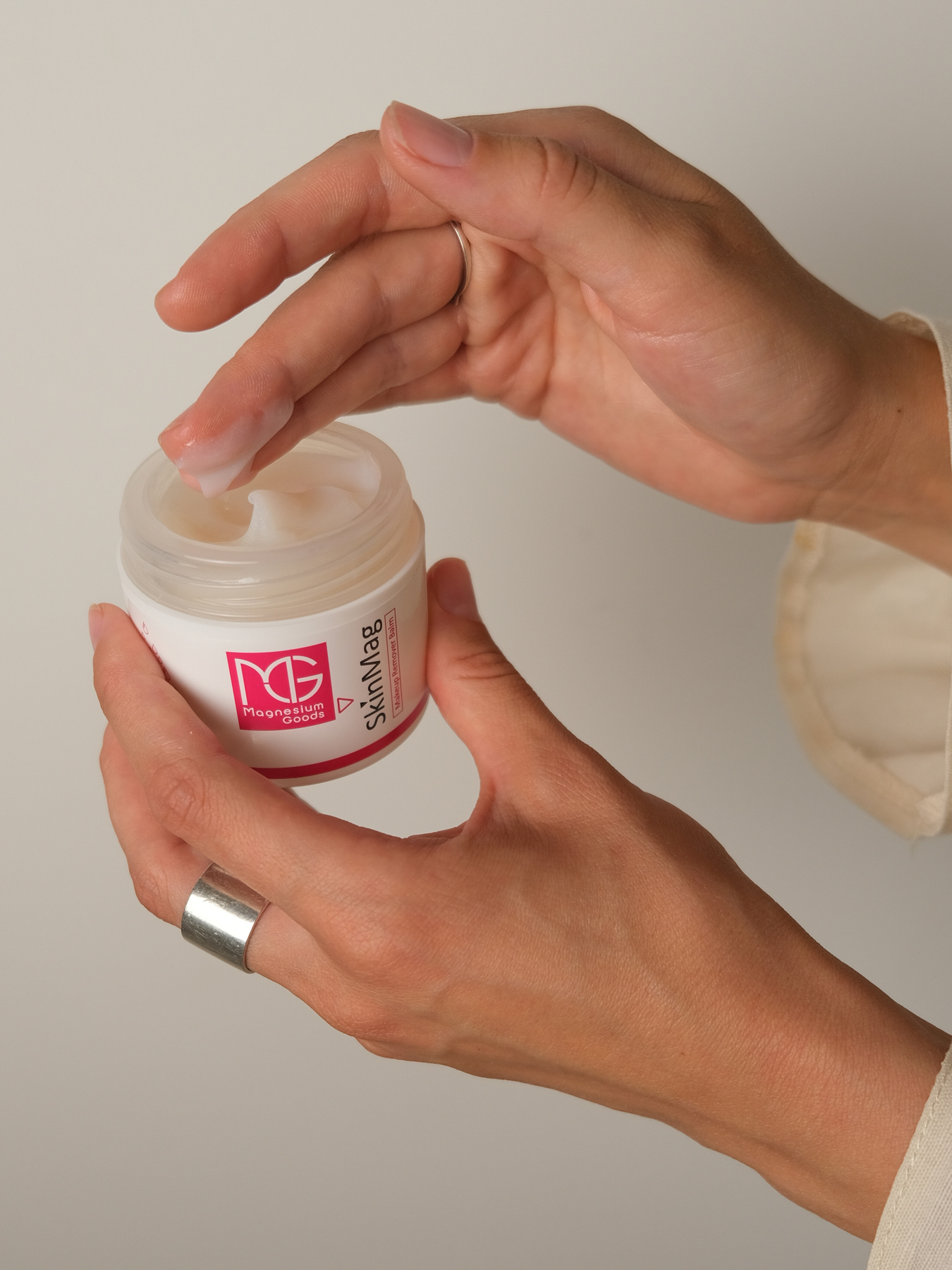 Бальзам для умывания лица и снятия макияжа Makeup Remover Balm Magnesium Goods модель 681436 Фото