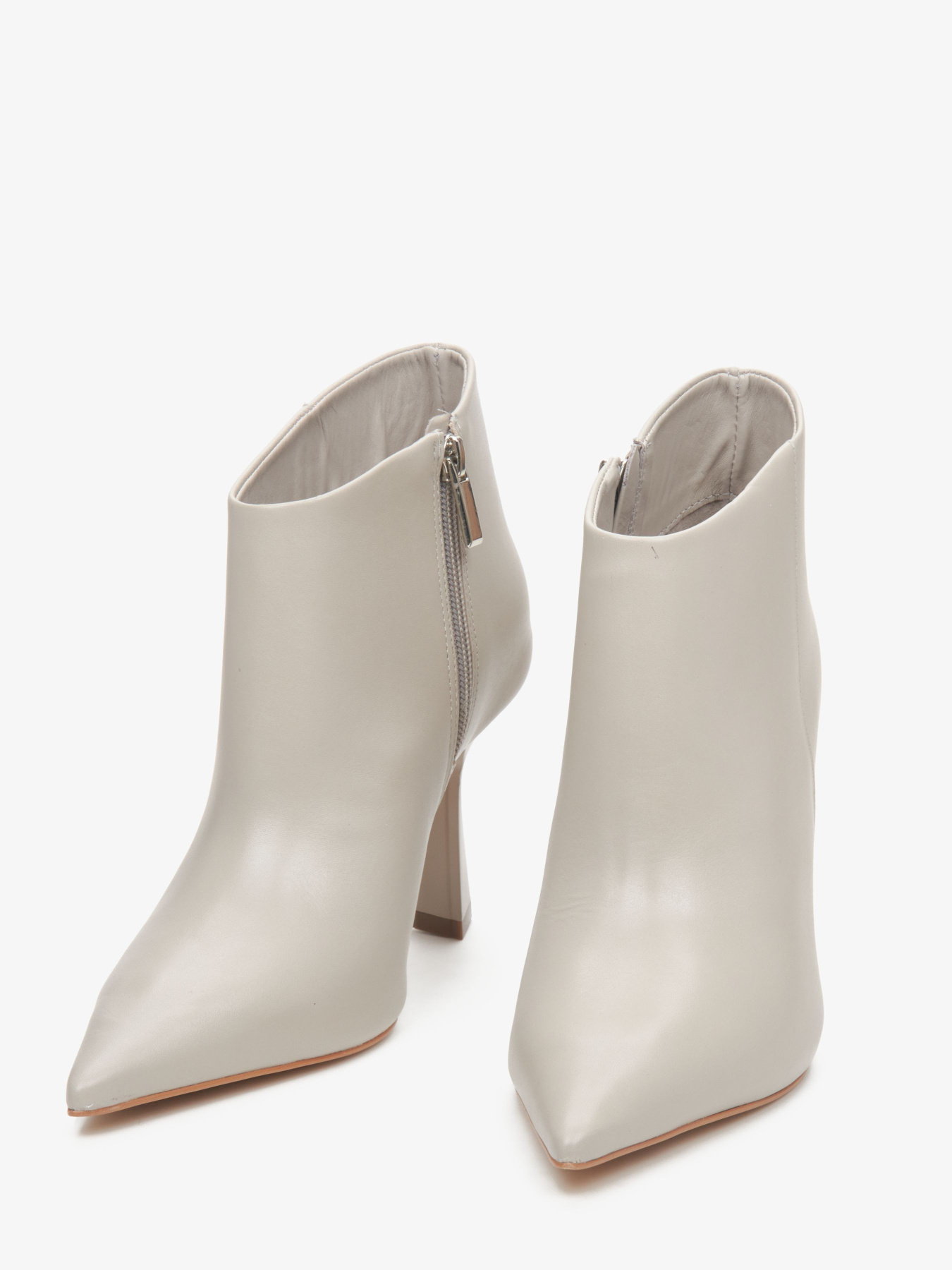 Ботинки и сапоги Estro модель 613004-105 Фото