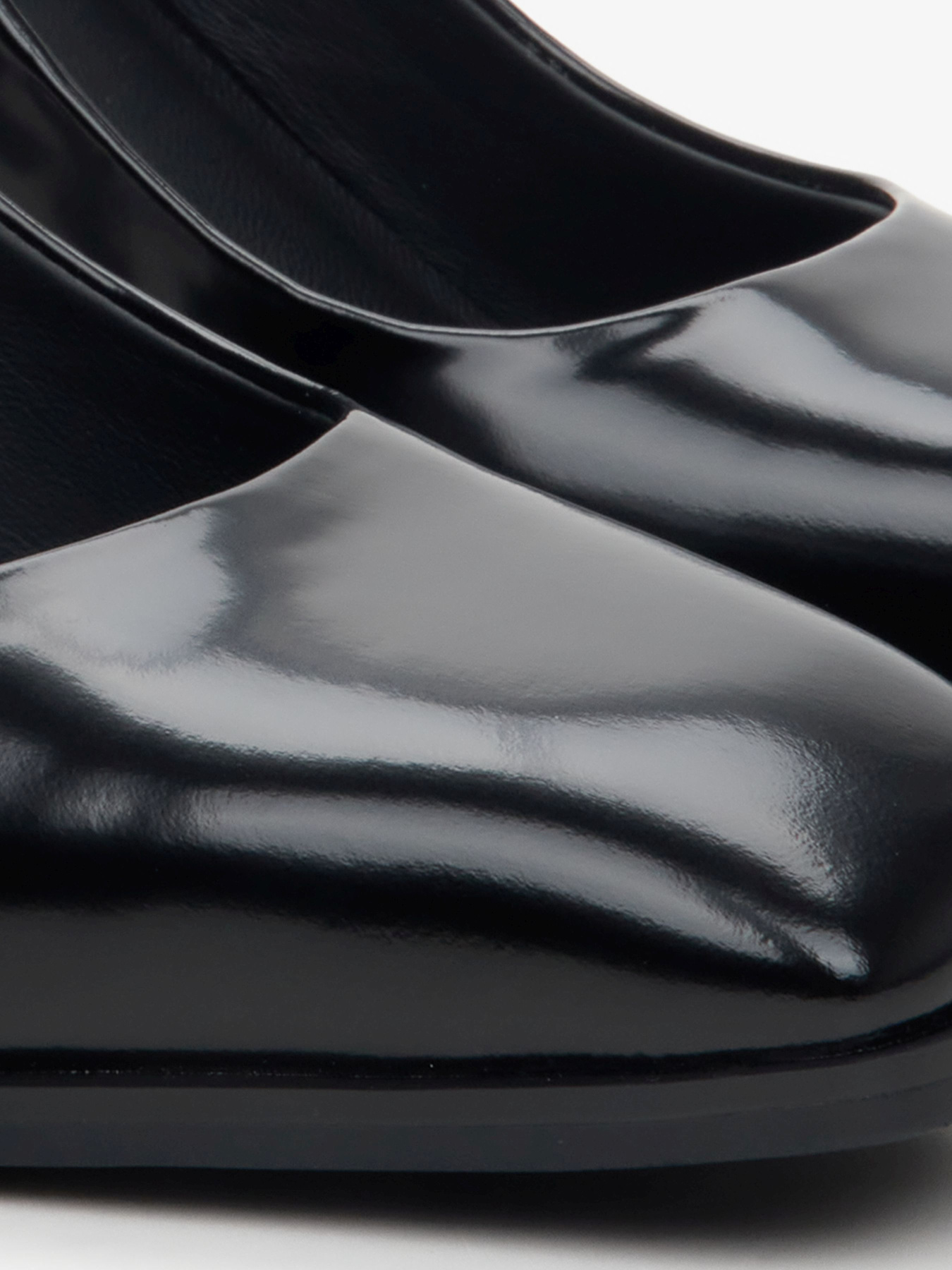 Туфлі та лофери Estro модель 3325-01-1-101 Фото