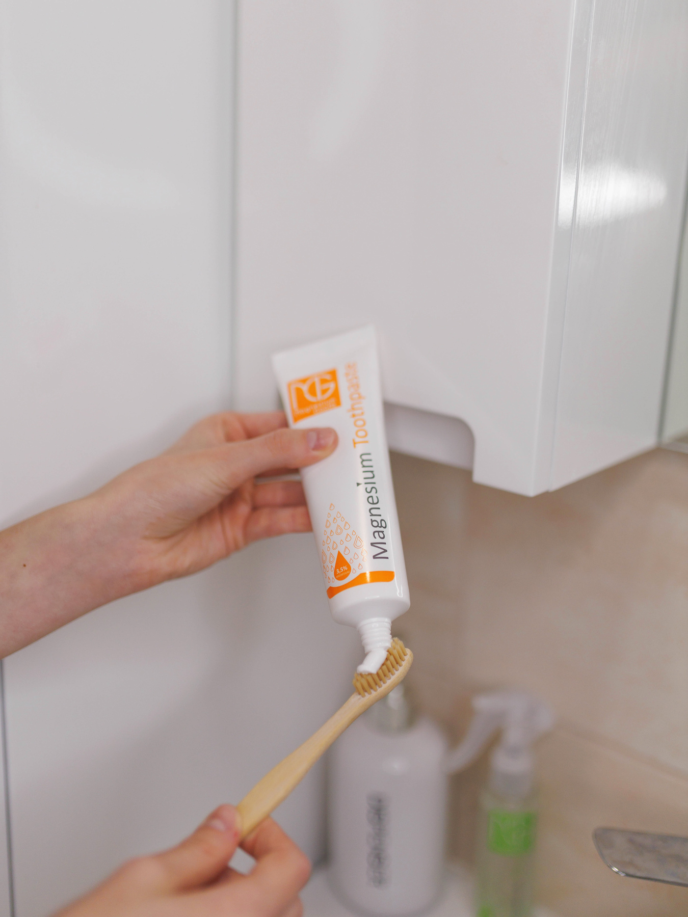 Зубная паста без фтора Magnesium Toothpaste Magnesium Goods модель 680859 Фото