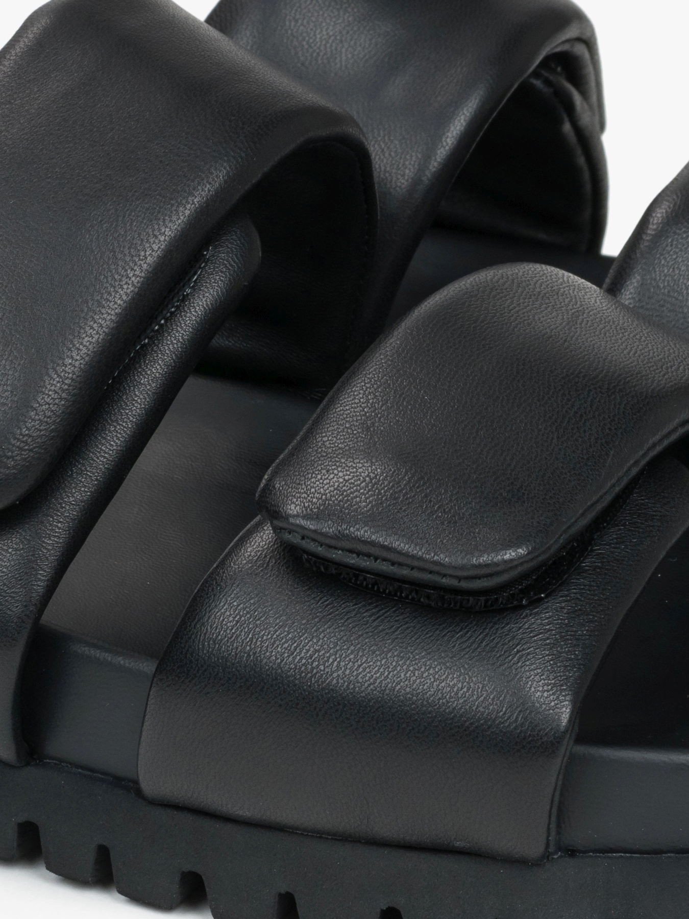 Шлёпанцы Estro модель 859-1-01-101 Фото