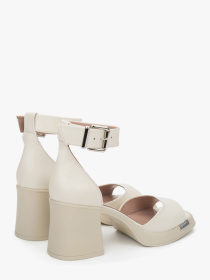 Сандалии Estro модель 22-1603-1201 Сандалии Estro модель 22-1603-1201 Фото