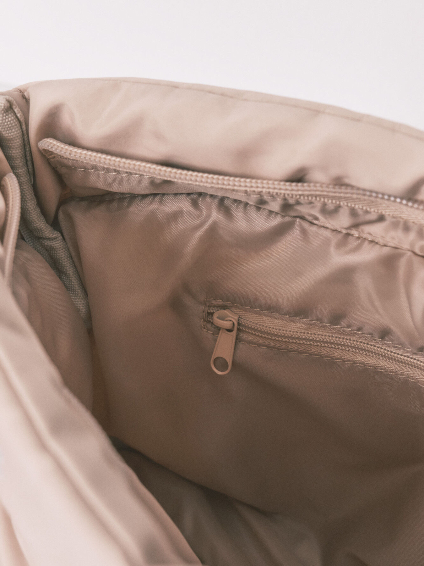 Средняя бежевая косметичка Snoopy Women'secret модель 4842955-33 Фото