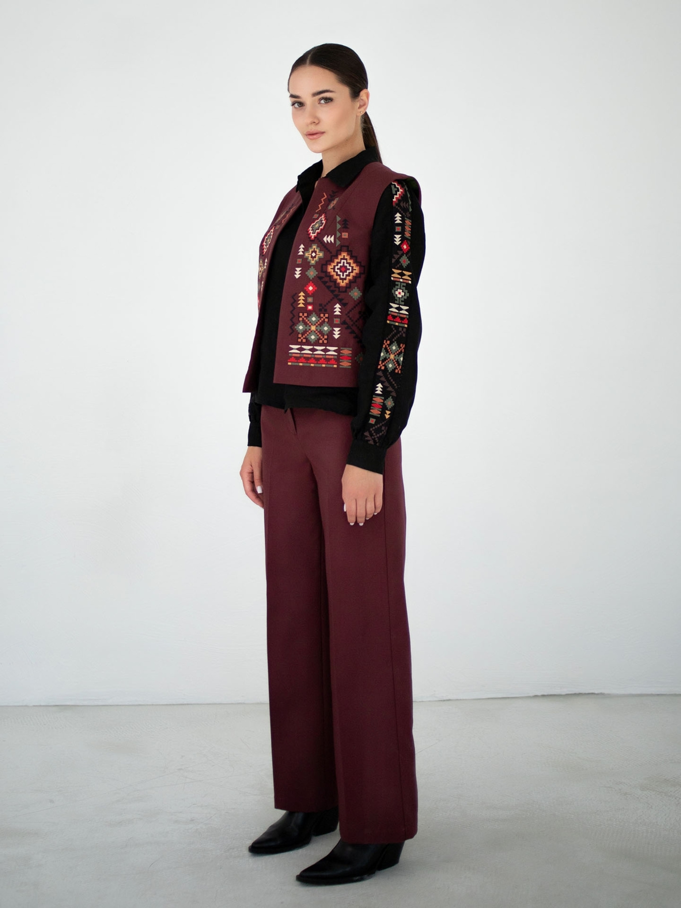 Жилет классический Едельвіка модель 237-25-00burgundy Фото