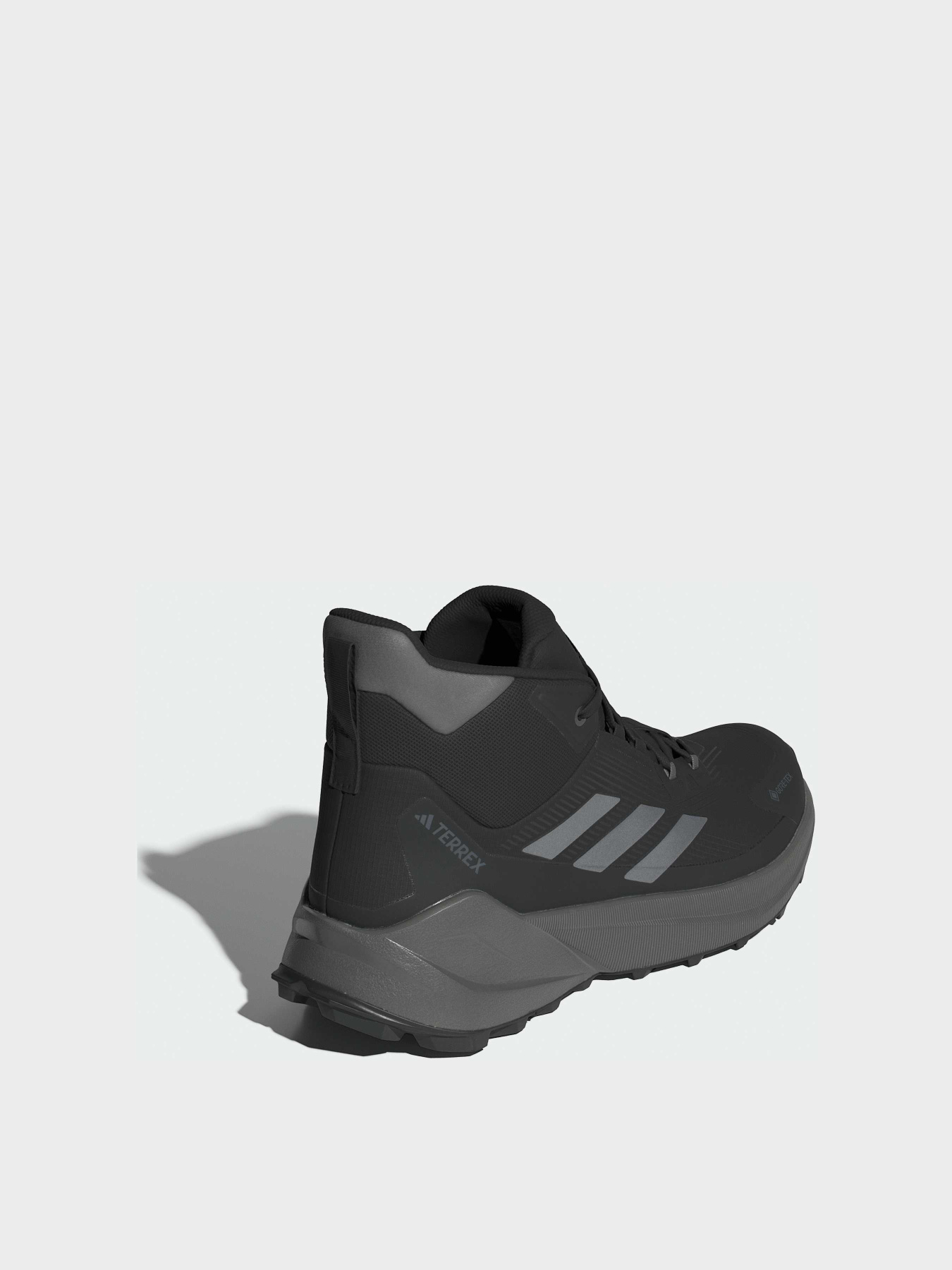 Кроссовки для туризма|Outdoor Adidas модель IE9062 Фото