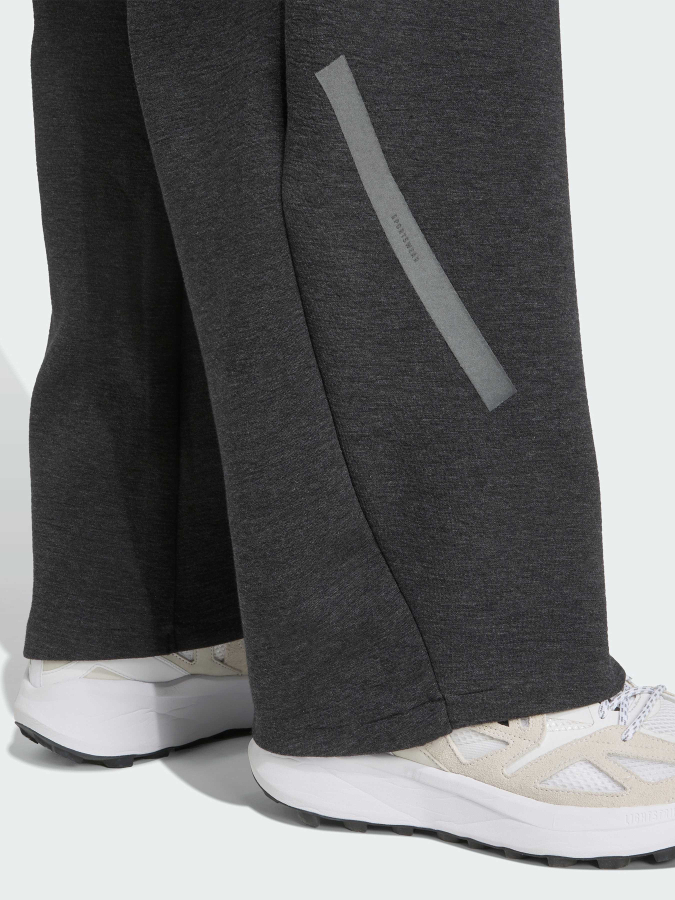 Повседневные штаны Adidas ZNE модель JM6056 Фото