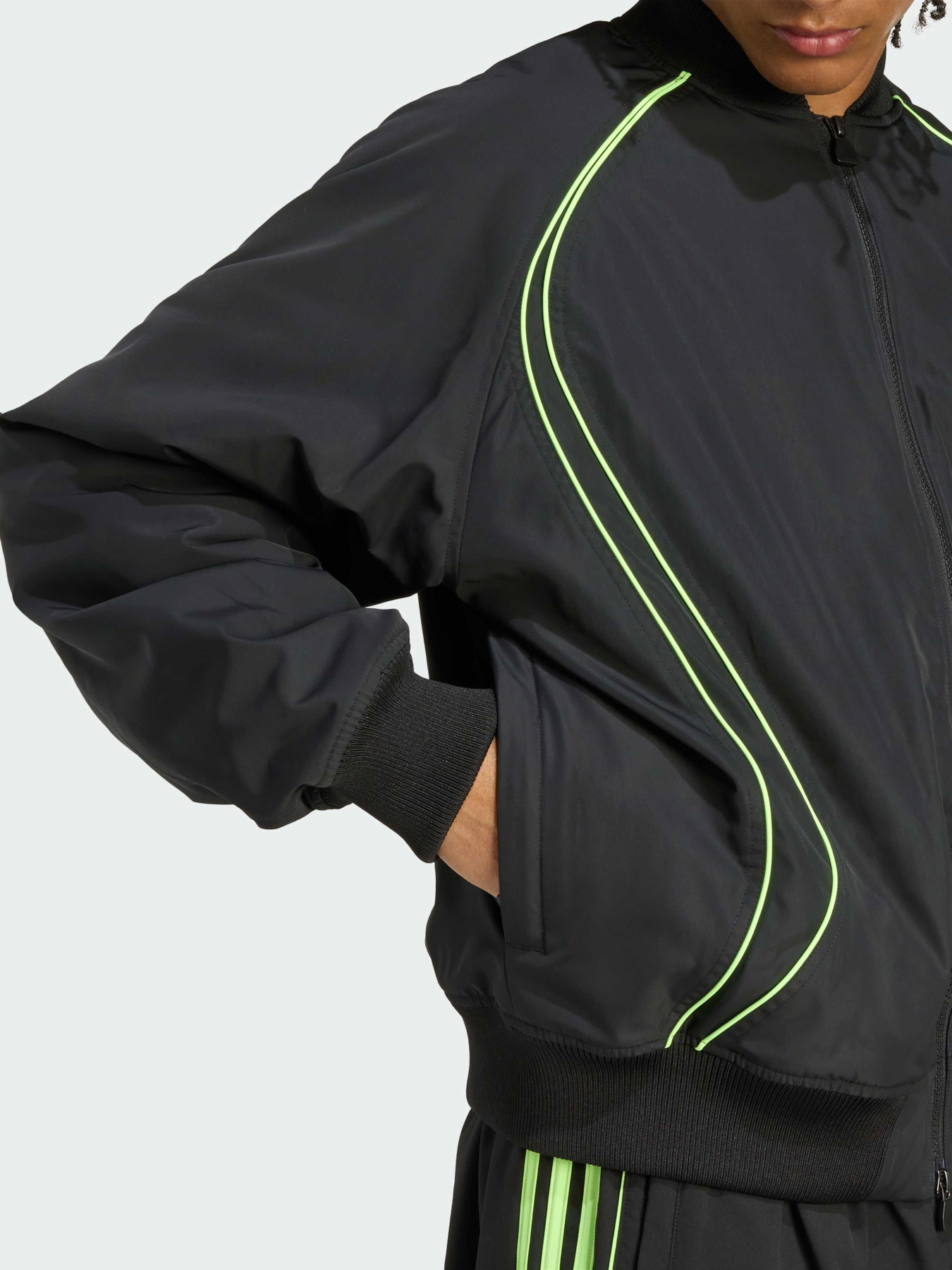 Бомбер Adidas модель JX4082 Фото