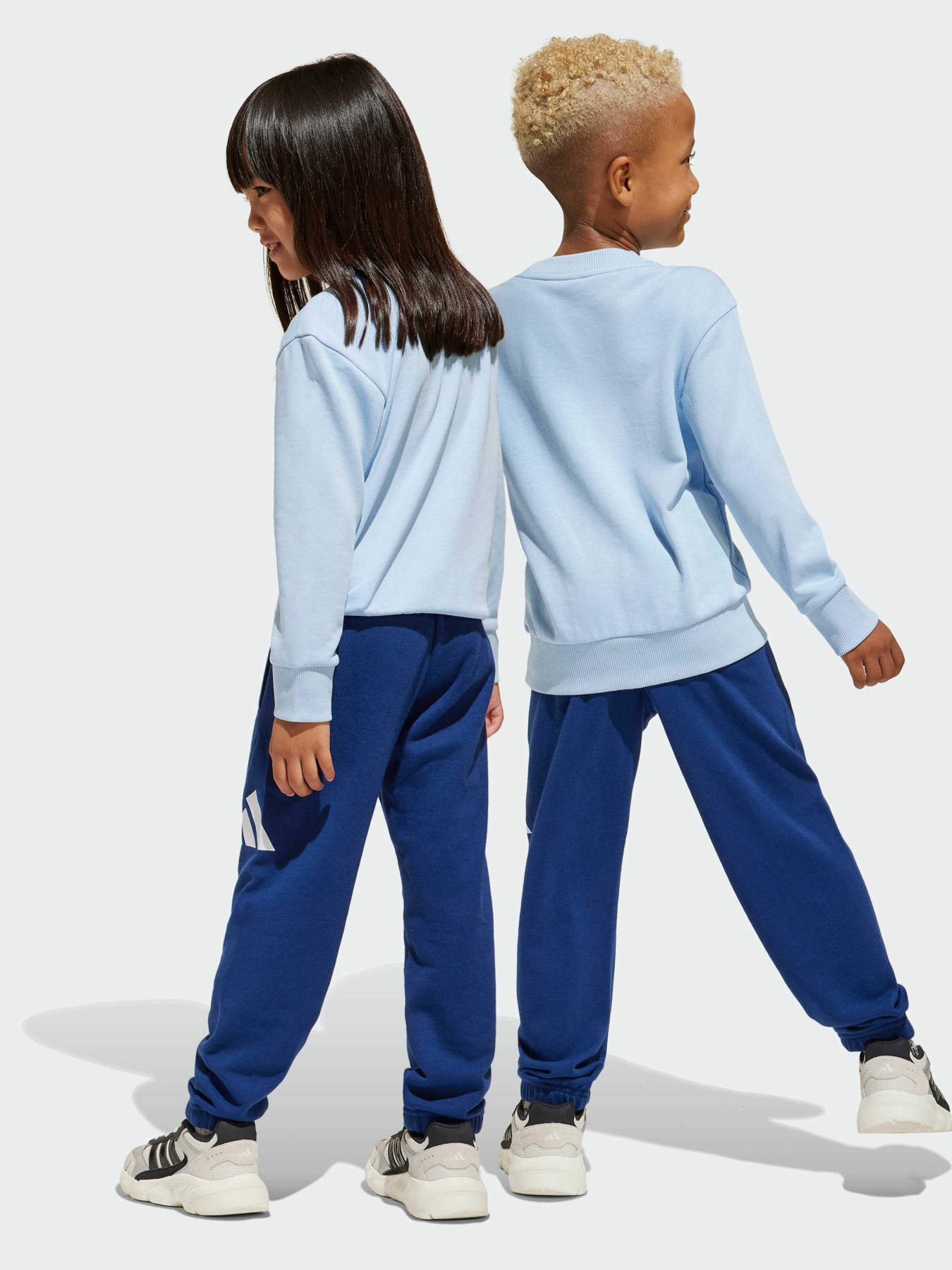 Спортивный костюм Adidas модель JC9729 Фото