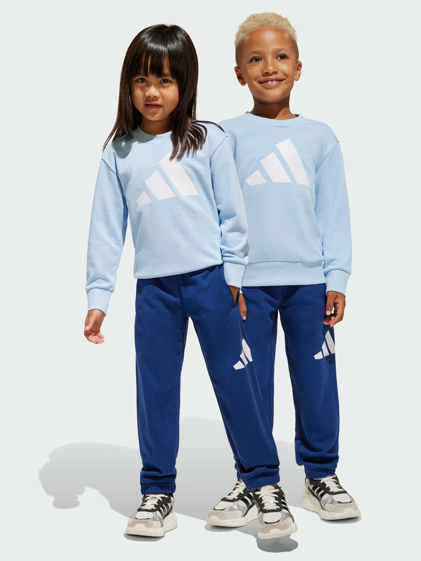 Спортивный костюм Adidas модель JC9729 Фото