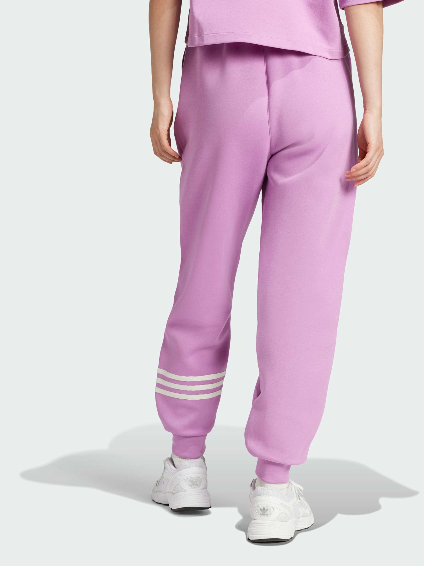 Джоггеры Adidas модель IW8028 Фото