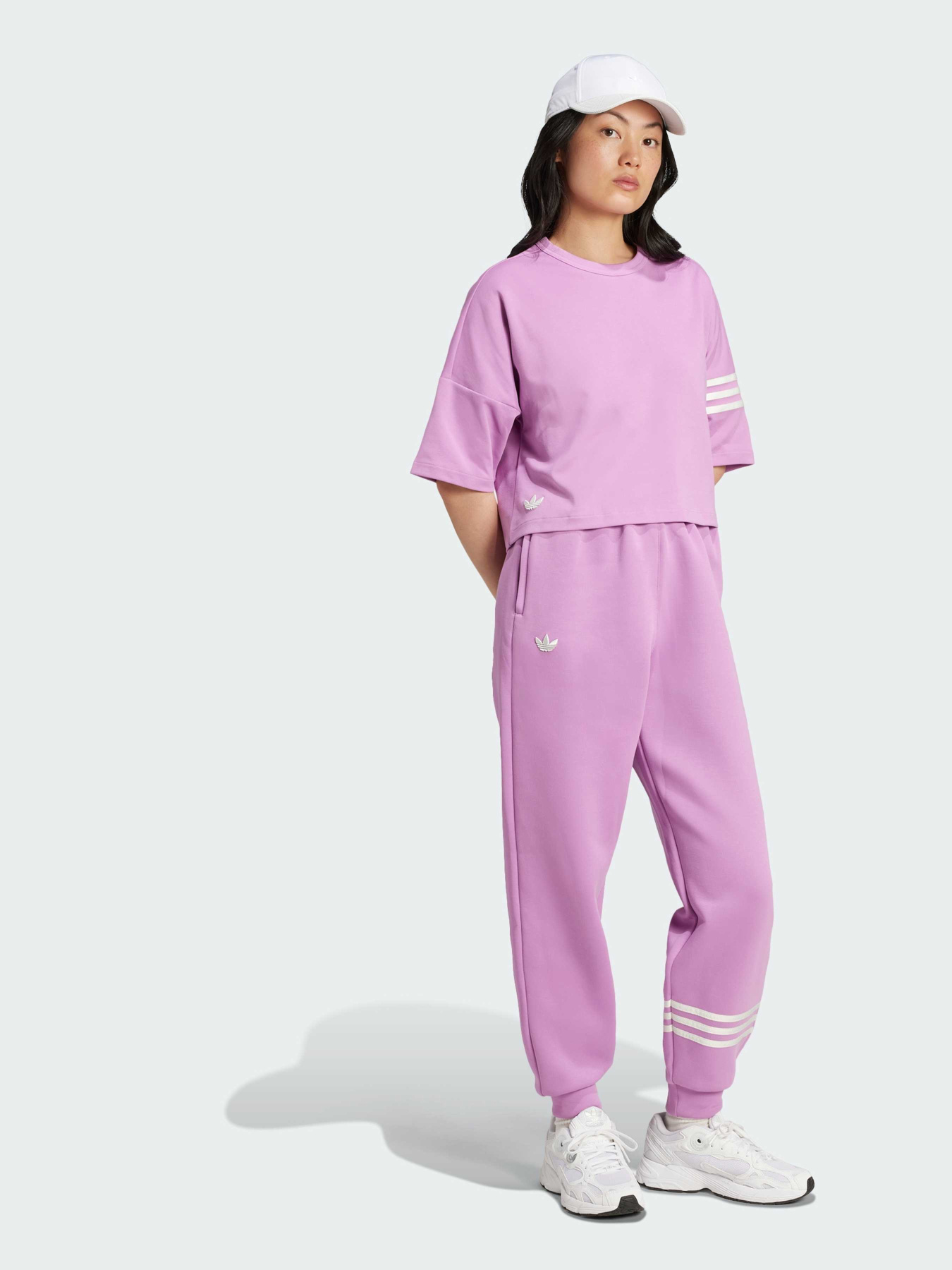 Джоггеры Adidas модель IW8028 Фото