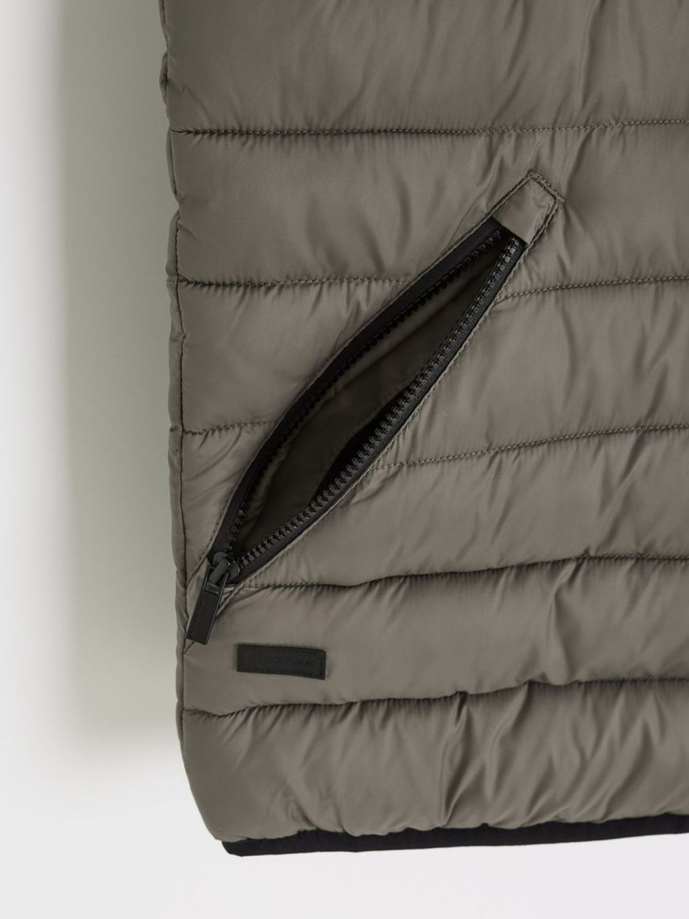 Утеплений жилет DIVERSE Gerund 255 модель 10047676 Фото