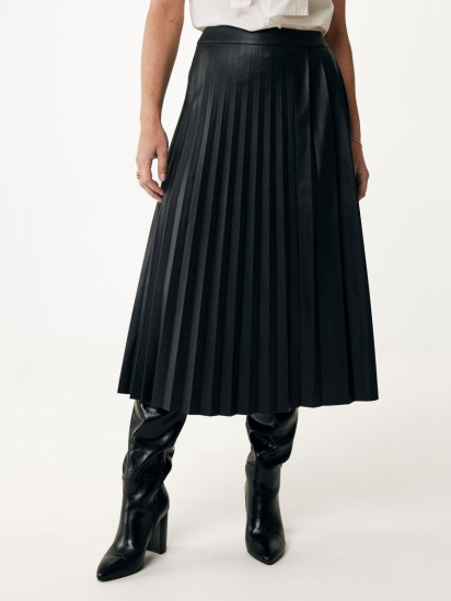 Белдікпен шұлықтағы әйелдердің порносы Алена Водонаеваның минеттері