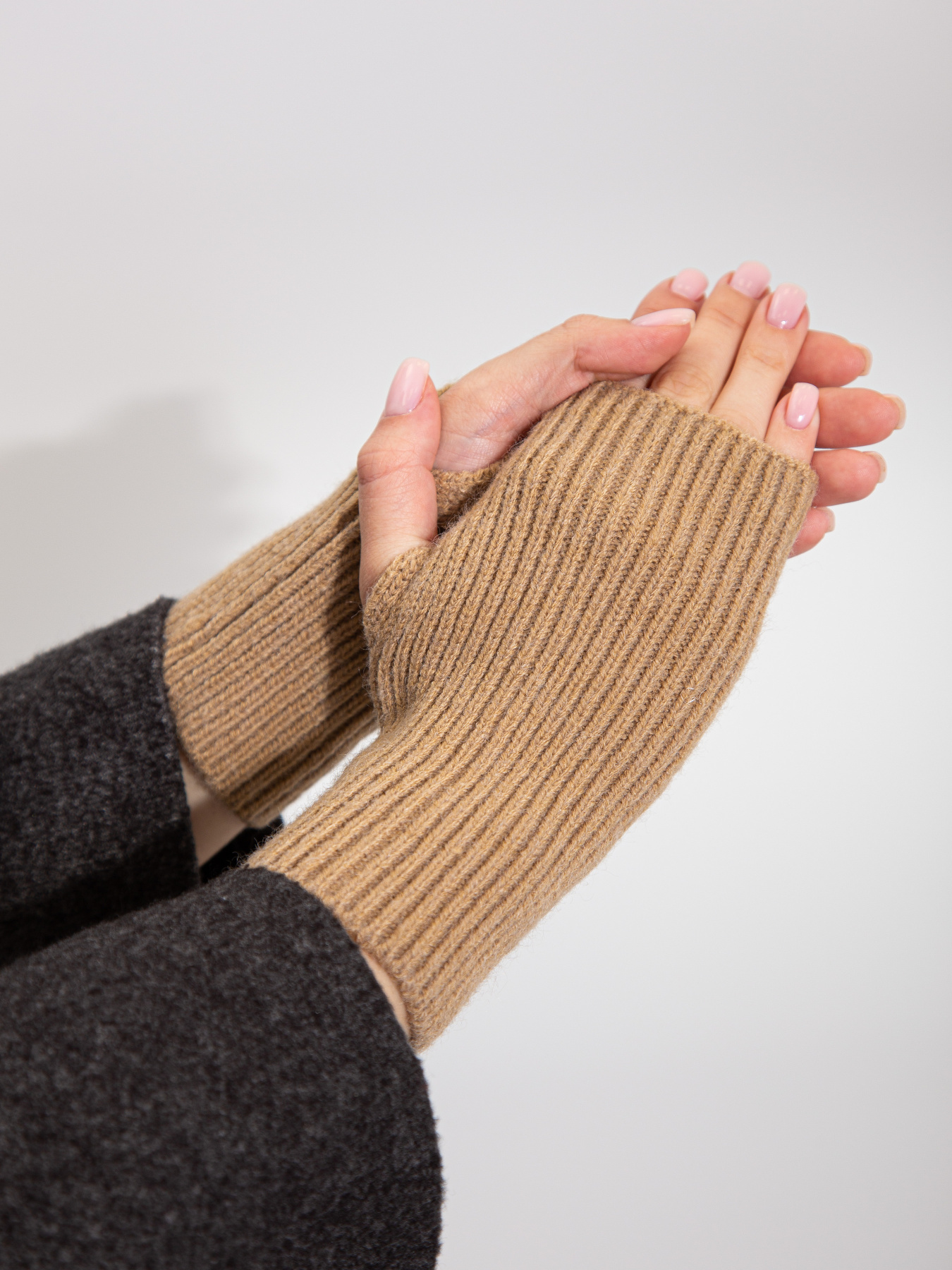 Варежки Famo модель M-202310_02 Фото