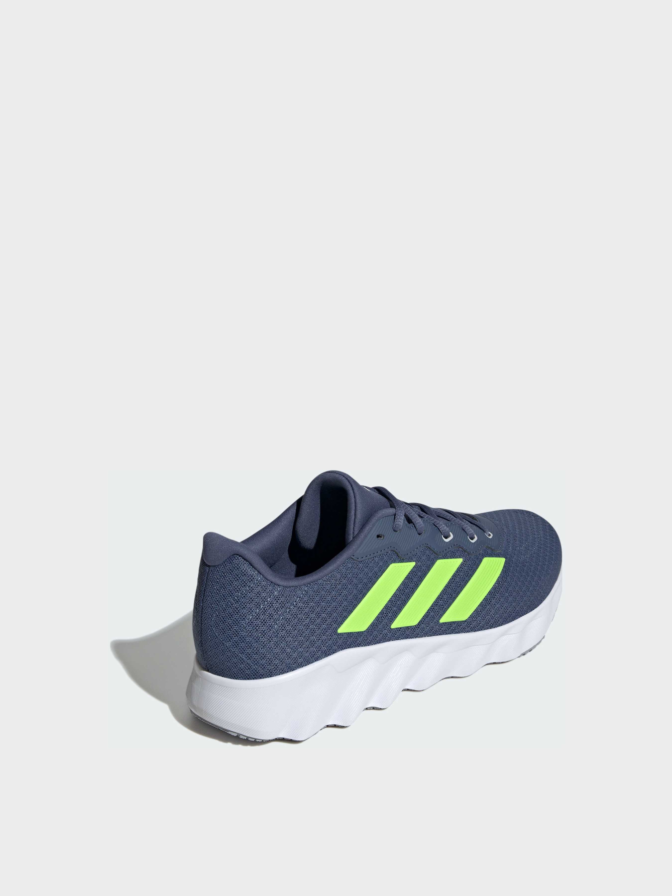 Кроссовки для бега Adidas модель IH6045 Фото