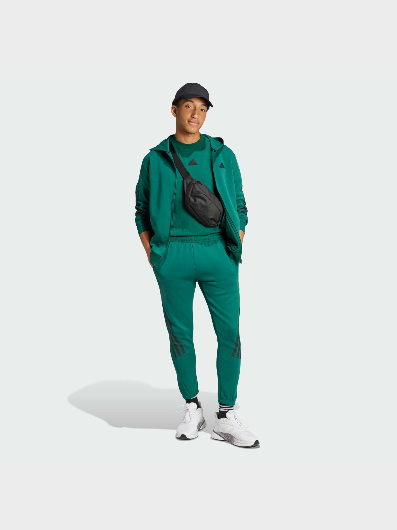 Джоггеры Adidas 3 Stripes модель IW8573 Фото