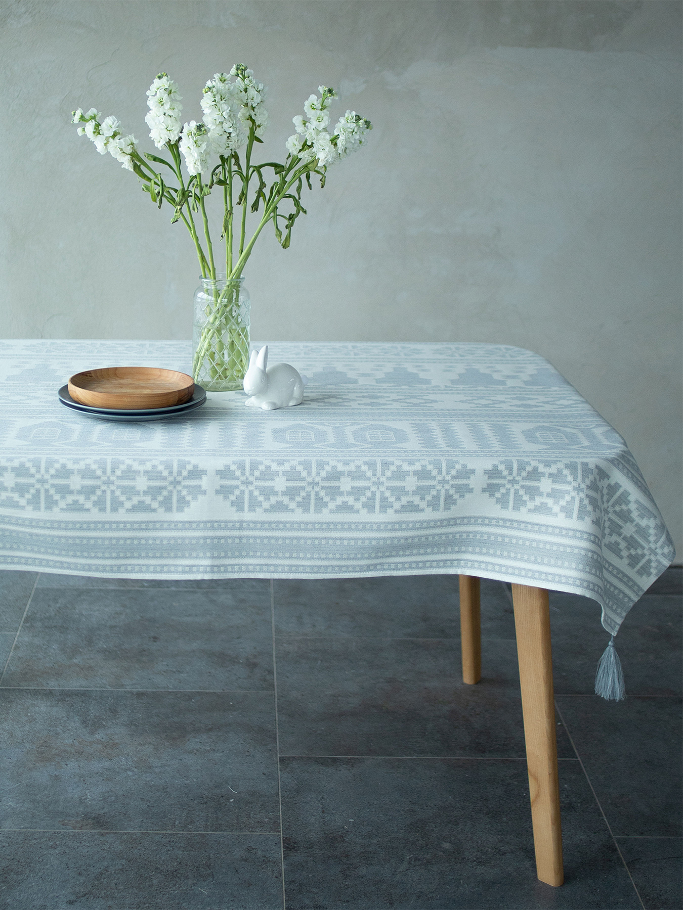 Скатертина Соломаха сіра Едельвіка модель 61-25-00gray Скатертина Соломаха сіра Едельвіка модель 61-25-00gray Фото