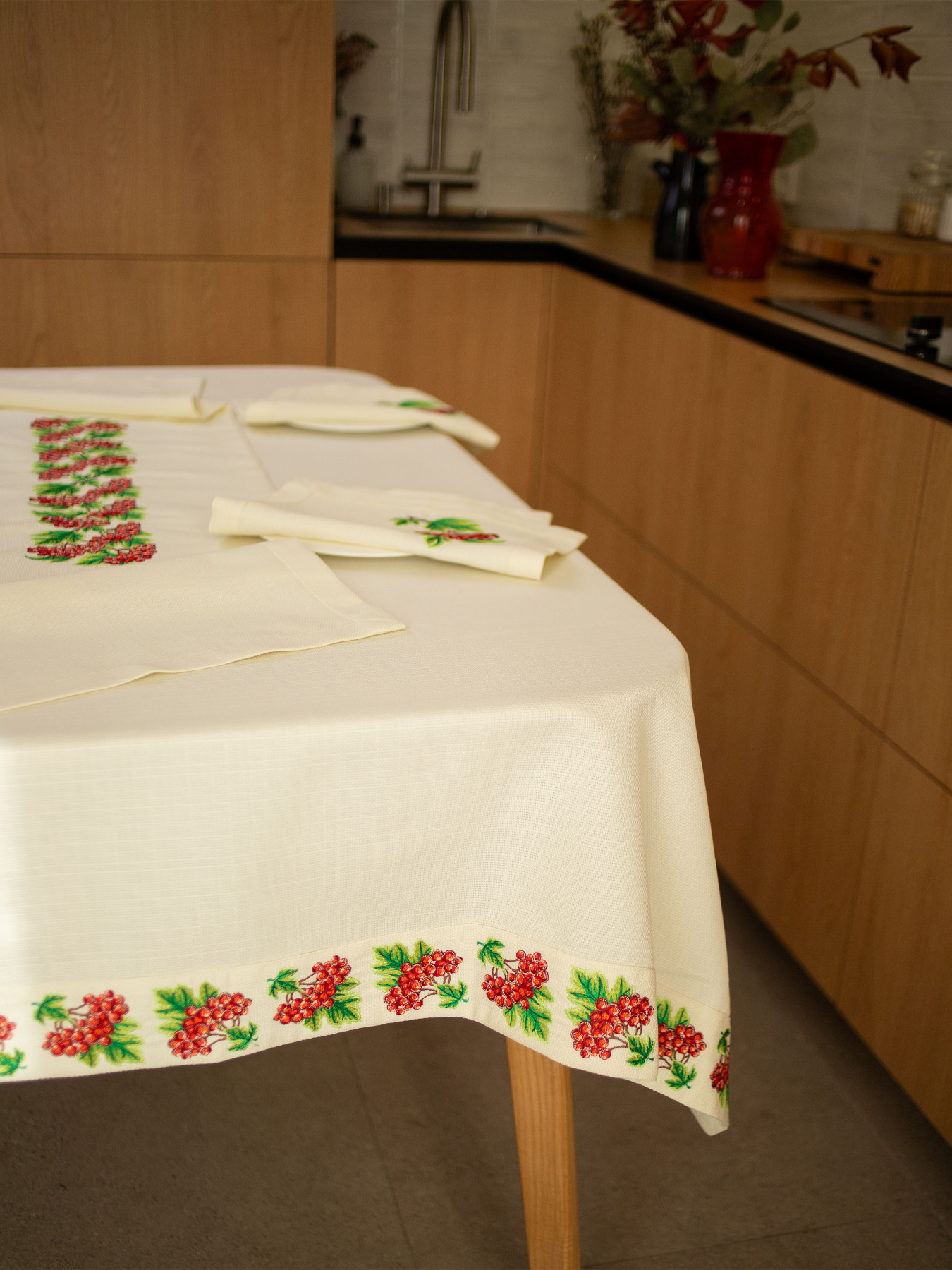 Скатертина "Калина" Едельвіка модель 279-22-00 Фото