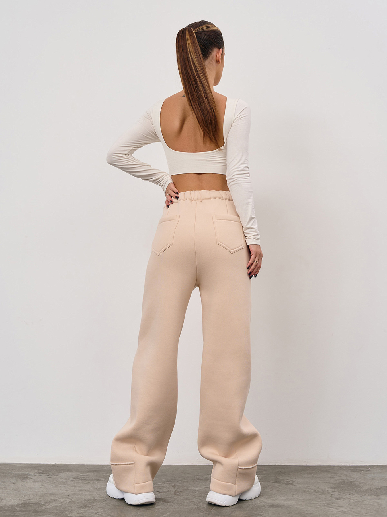 Штаны спортивные ISSA Plus модель 15348_бежевый Штаны спортивные ISSA Plus модель 15348_бежевый Фото