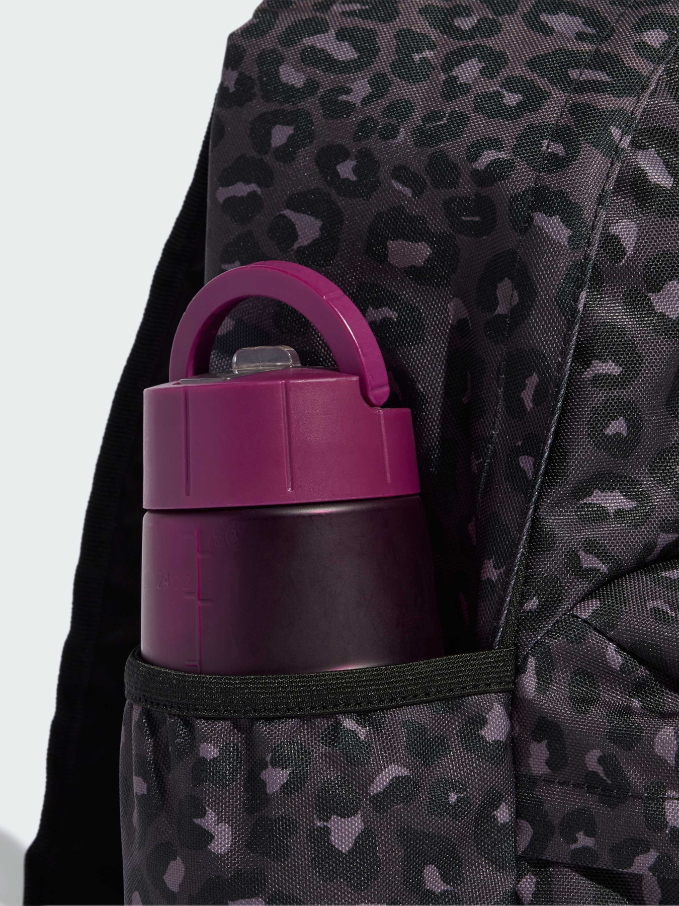 Повседневный рюкзак Adidas Graphics модель JX3219 Повседневный рюкзак Adidas Graphics модель JX3219 Фото