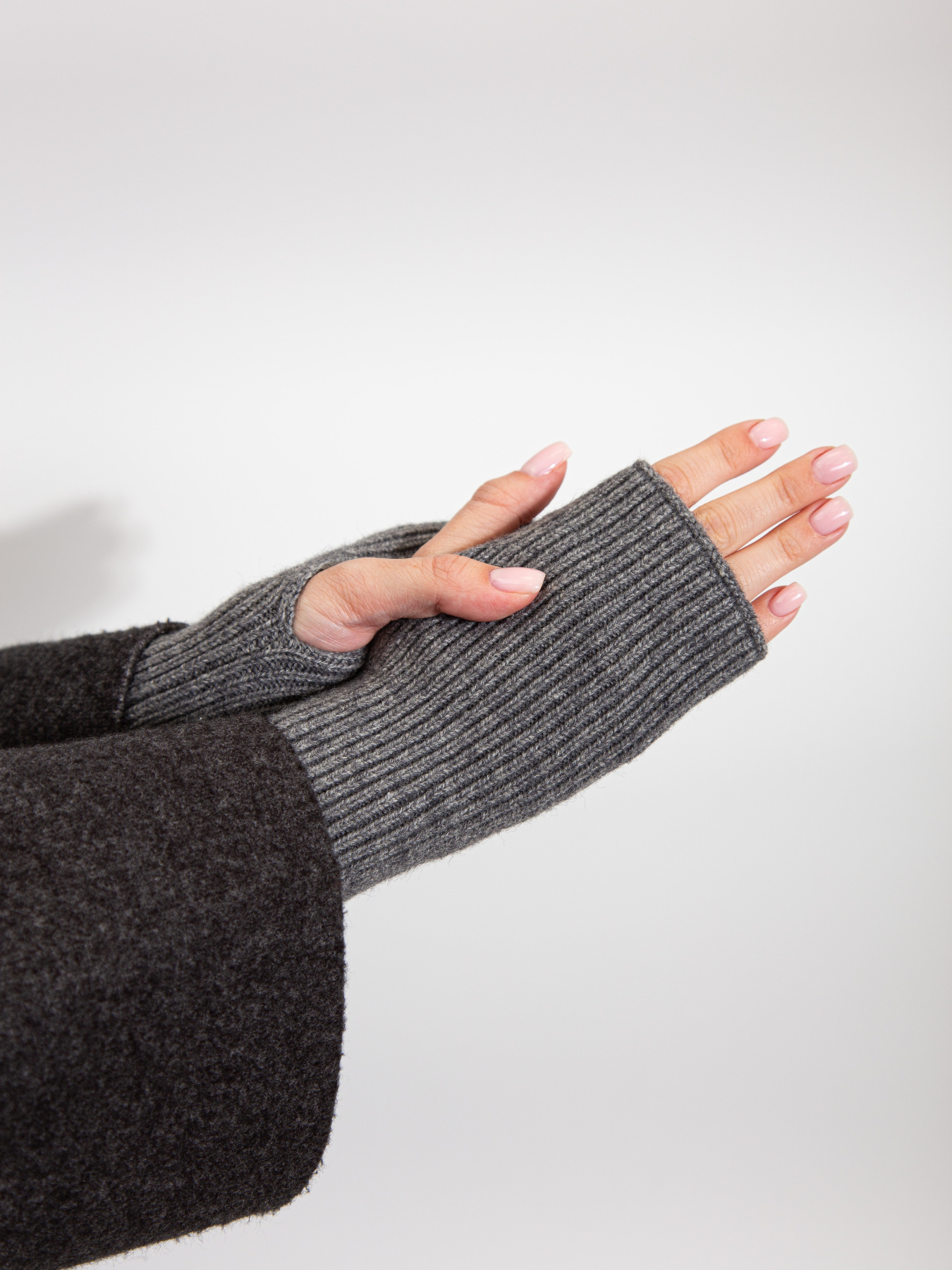 Варежки Famo модель M-202310_03 Фото