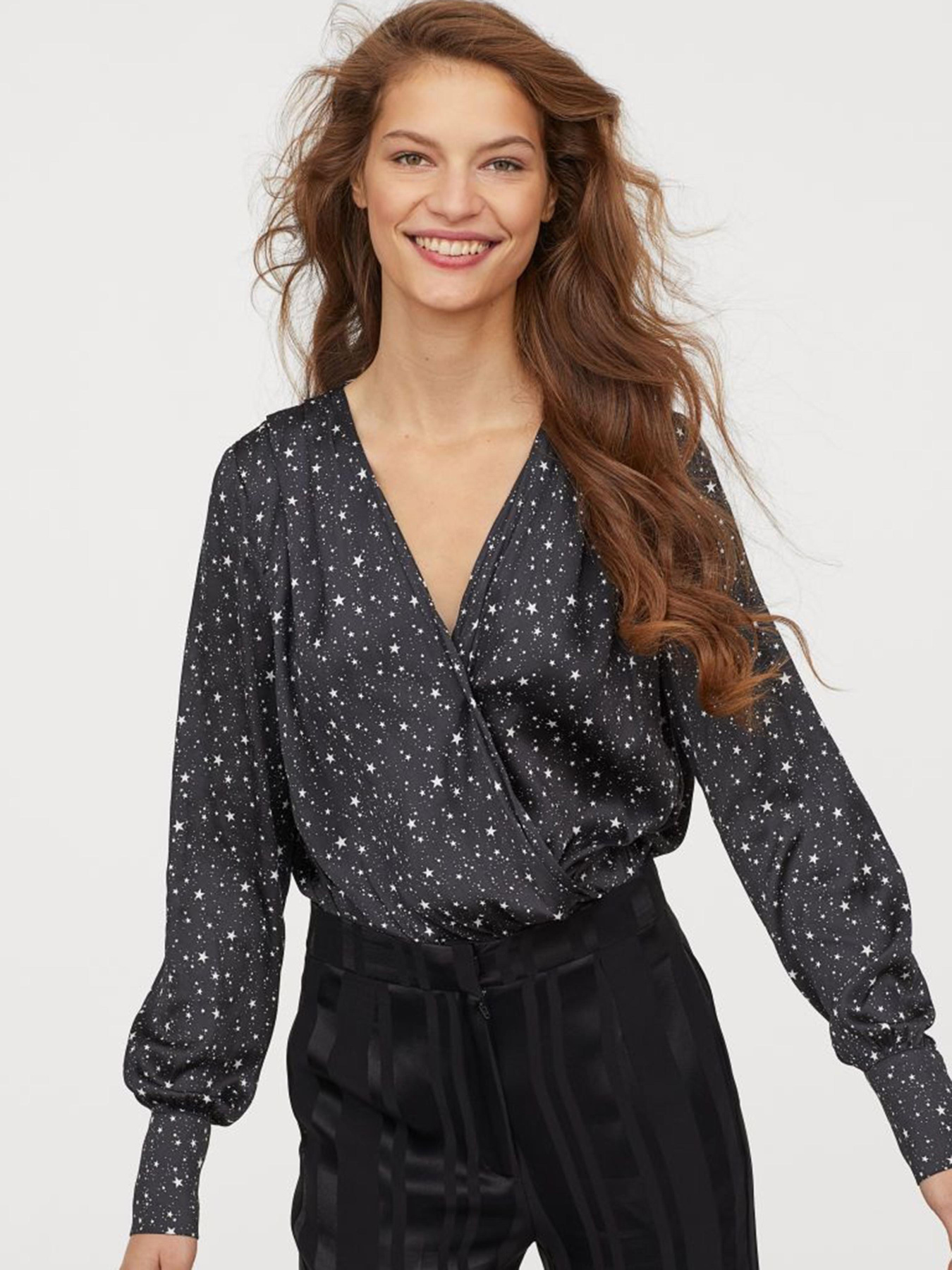 Блуза H&M модель 6886419RP3_черный в звезды Фото