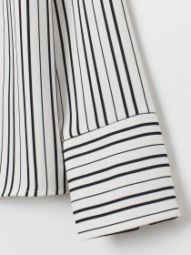 Блуза H&M модель 7165489log_Черно-белый Фото