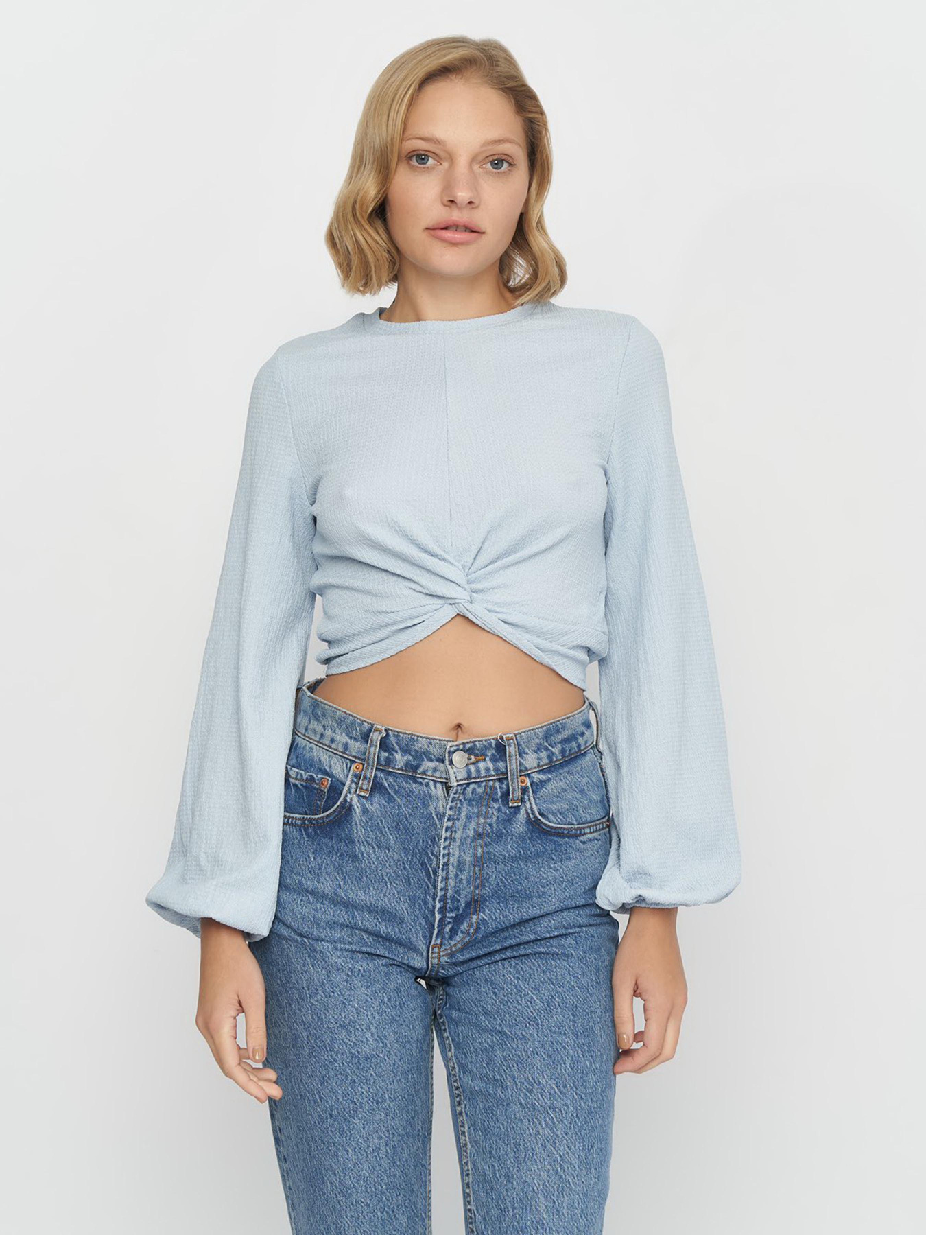 Блуза Monki модель 8784922abr_Светло-голубой Фото