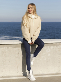 Демисезонная куртка ISSA Plus модель 12979_milk Фото