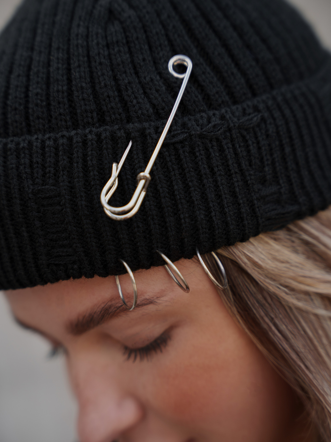 Шапка Without модель 8055968 Фото