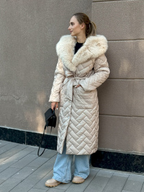 Пальто с утеплителем MilaNova модель Плащ ПВ - 389 бежевый Пальто с утеплителем MilaNova модель Плащ ПВ - 389 бежевый Фото