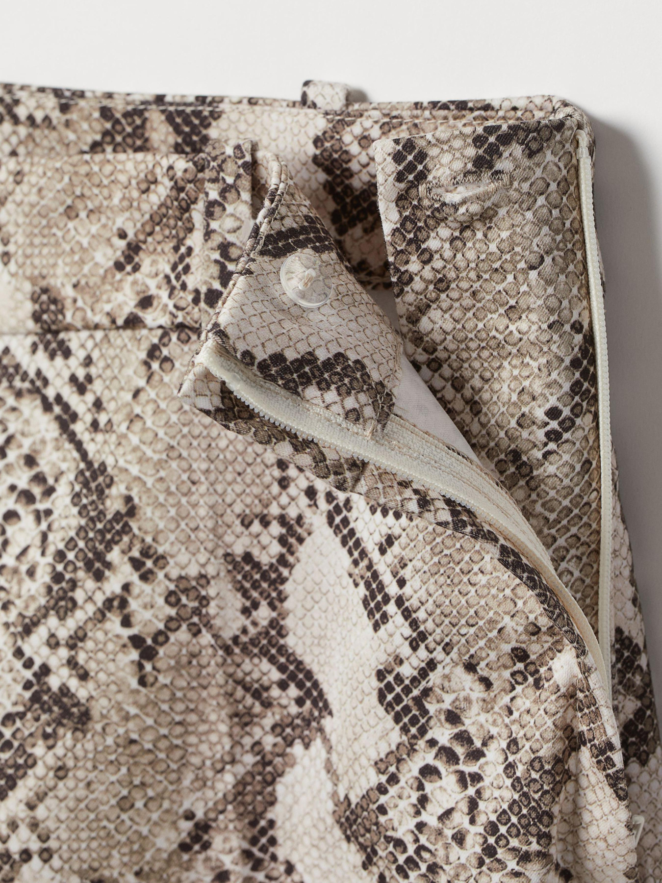 Повсякденні штани H&M модель 5737169RP3_бежевый с узором Фото