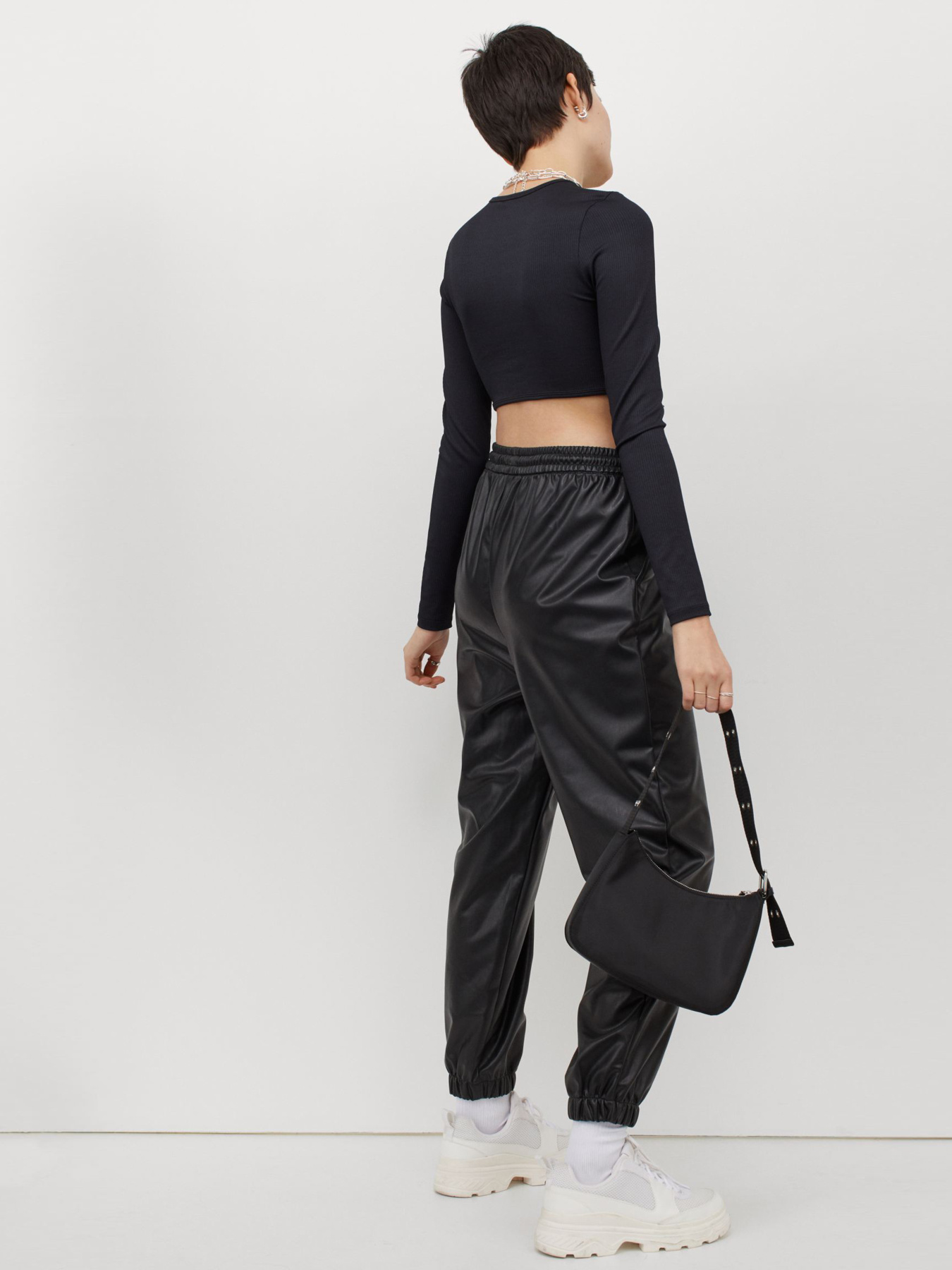 Джоггеры H&M модель 9046252ral_Черный Фото