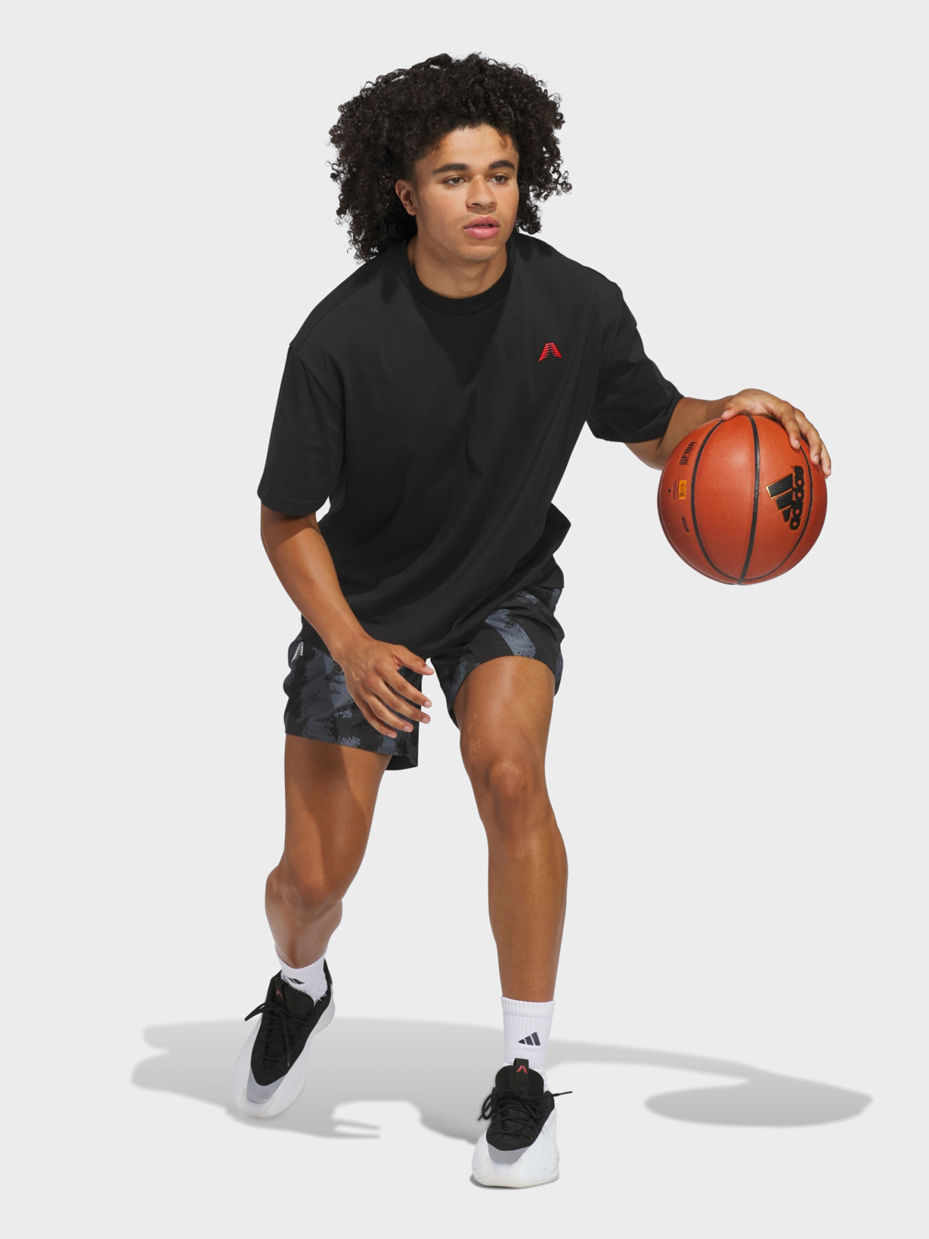 Спортивна футболка Adidas модель JW2930 Спортивна футболка Adidas модель JW2930 Фото